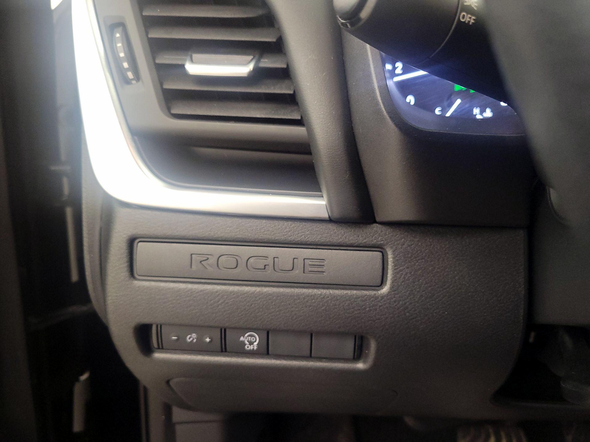 Thumbnail: 2023 Nissan Rogue - 11