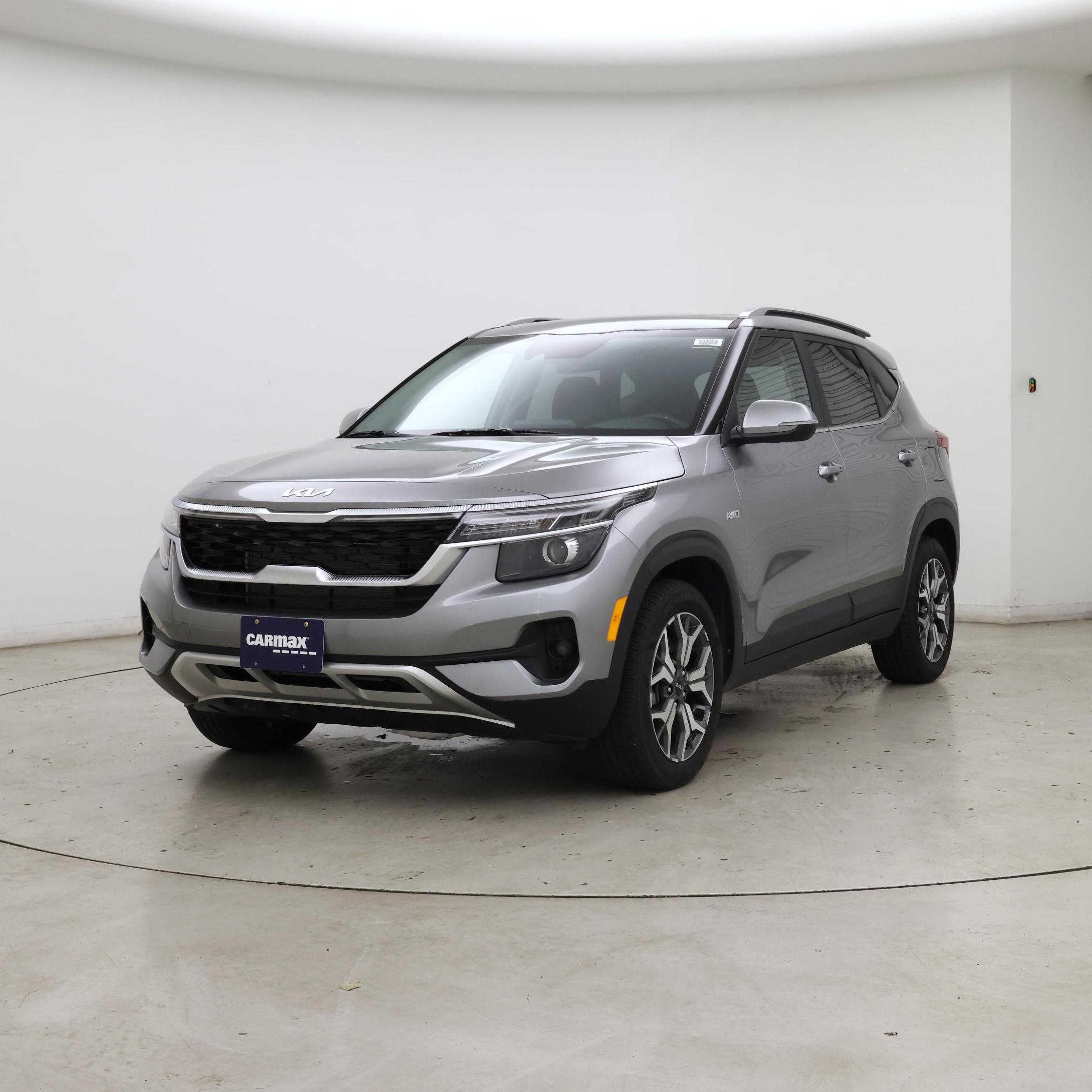 Thumbnail: 2023 Kia Seltos - 4