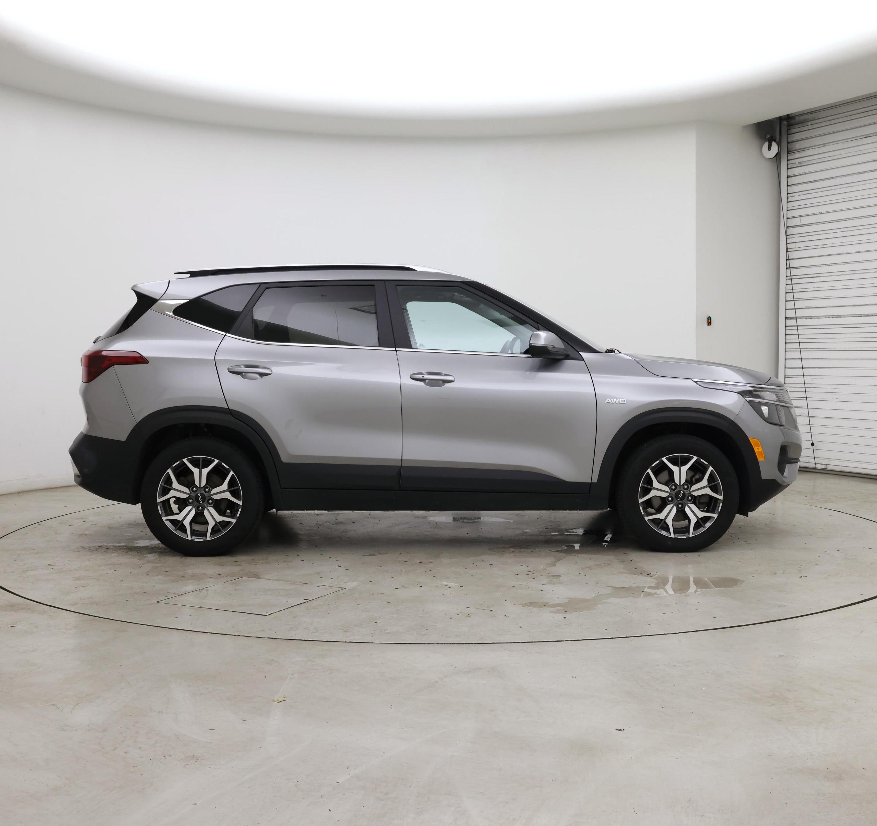 Thumbnail: 2023 Kia Seltos - 7