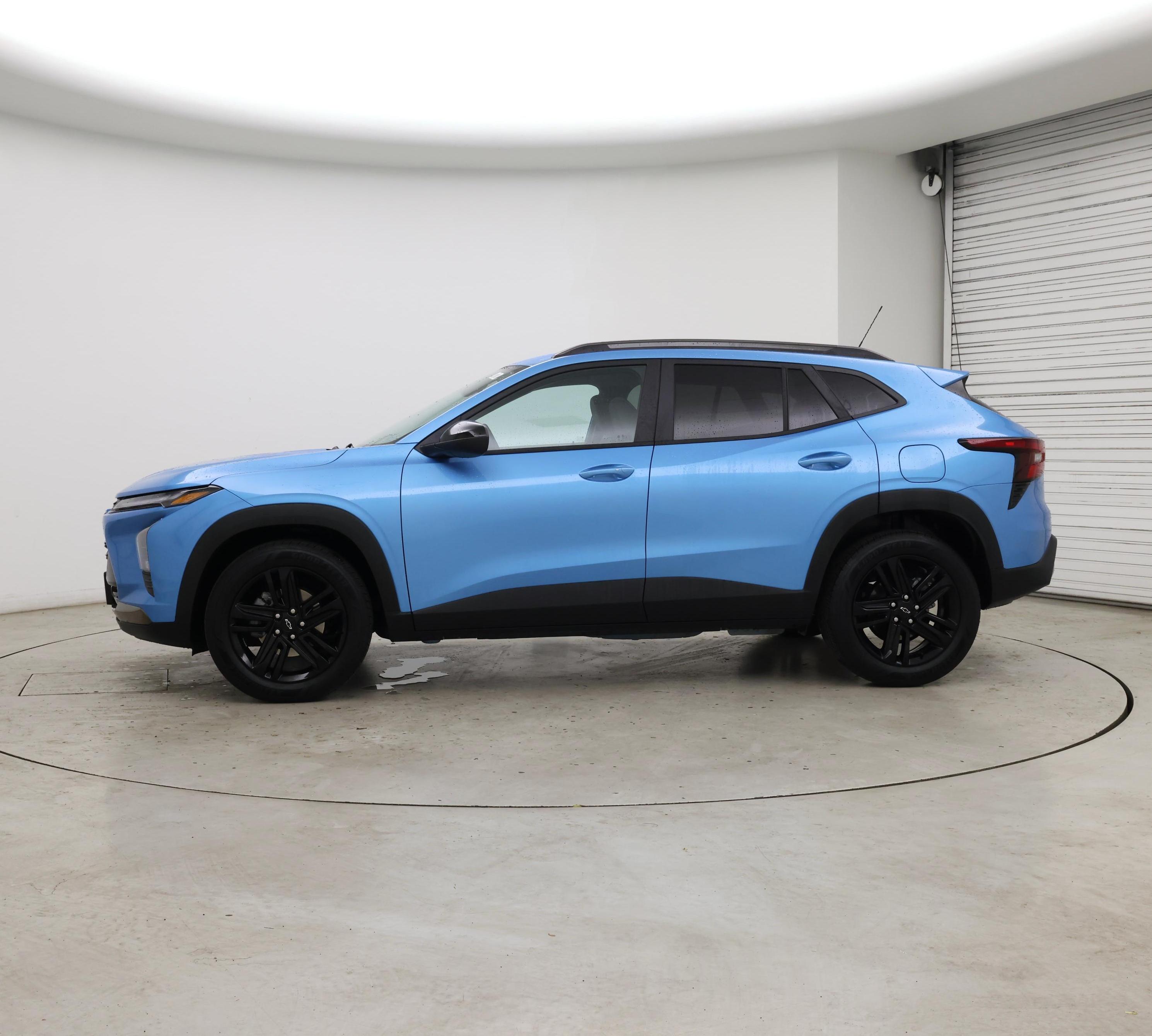 Thumbnail: 2025 Chevrolet Trax - 3