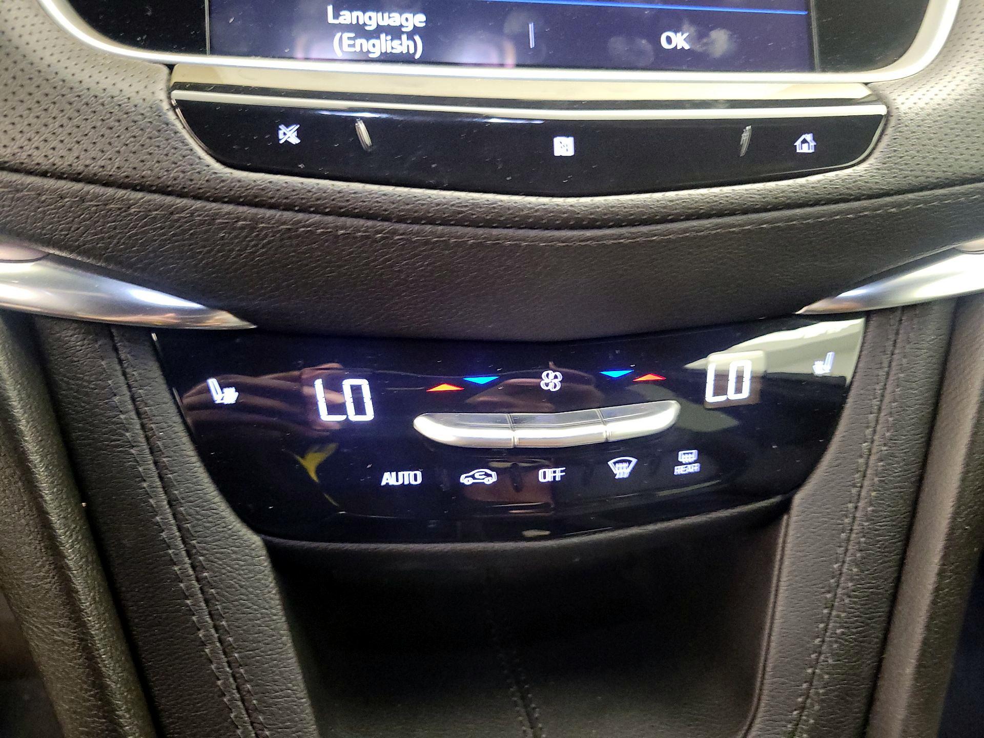 Thumbnail: 2021 Cadillac XT5 - 16