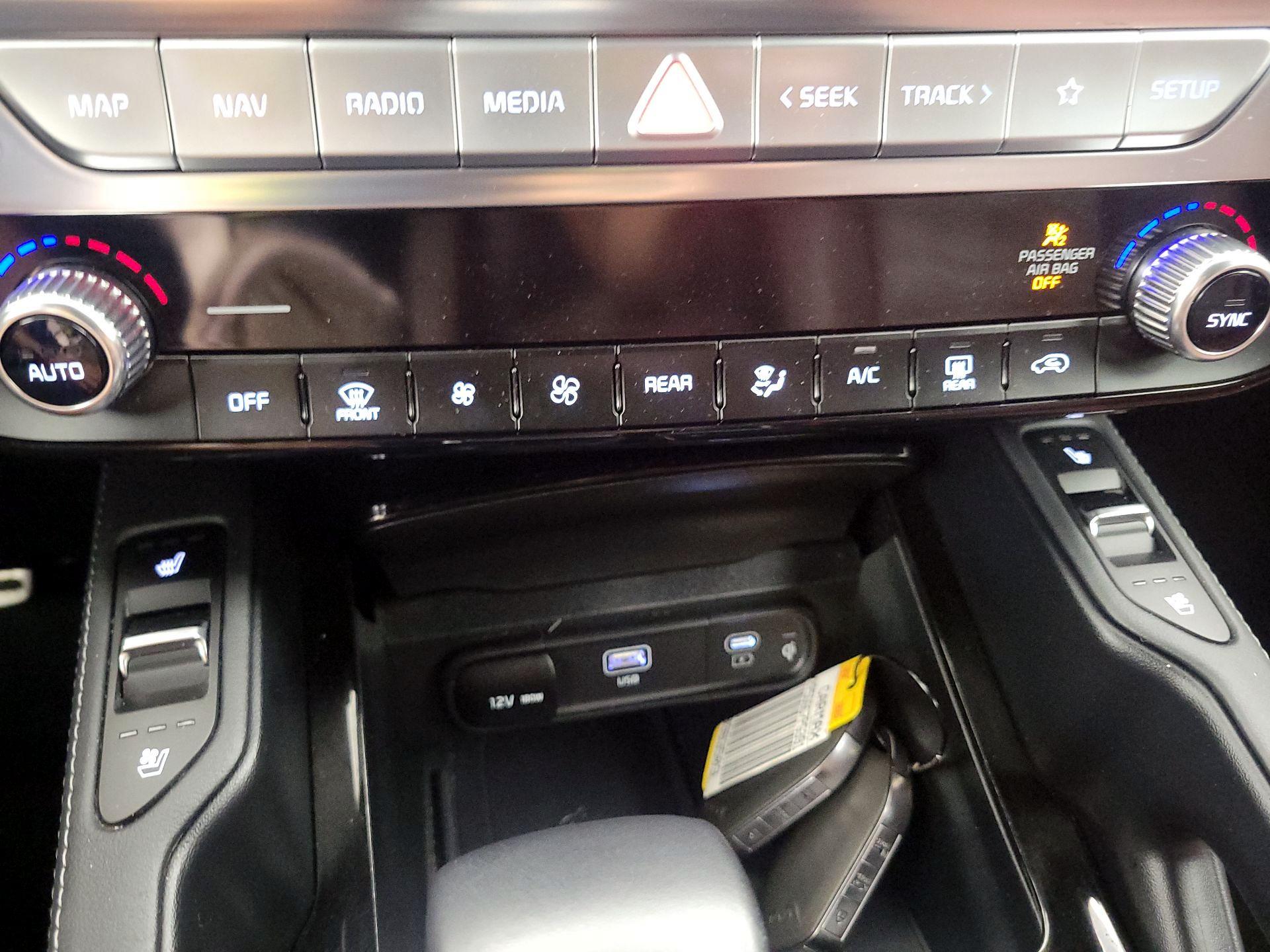 Thumbnail: 2023 Kia Telluride - 17