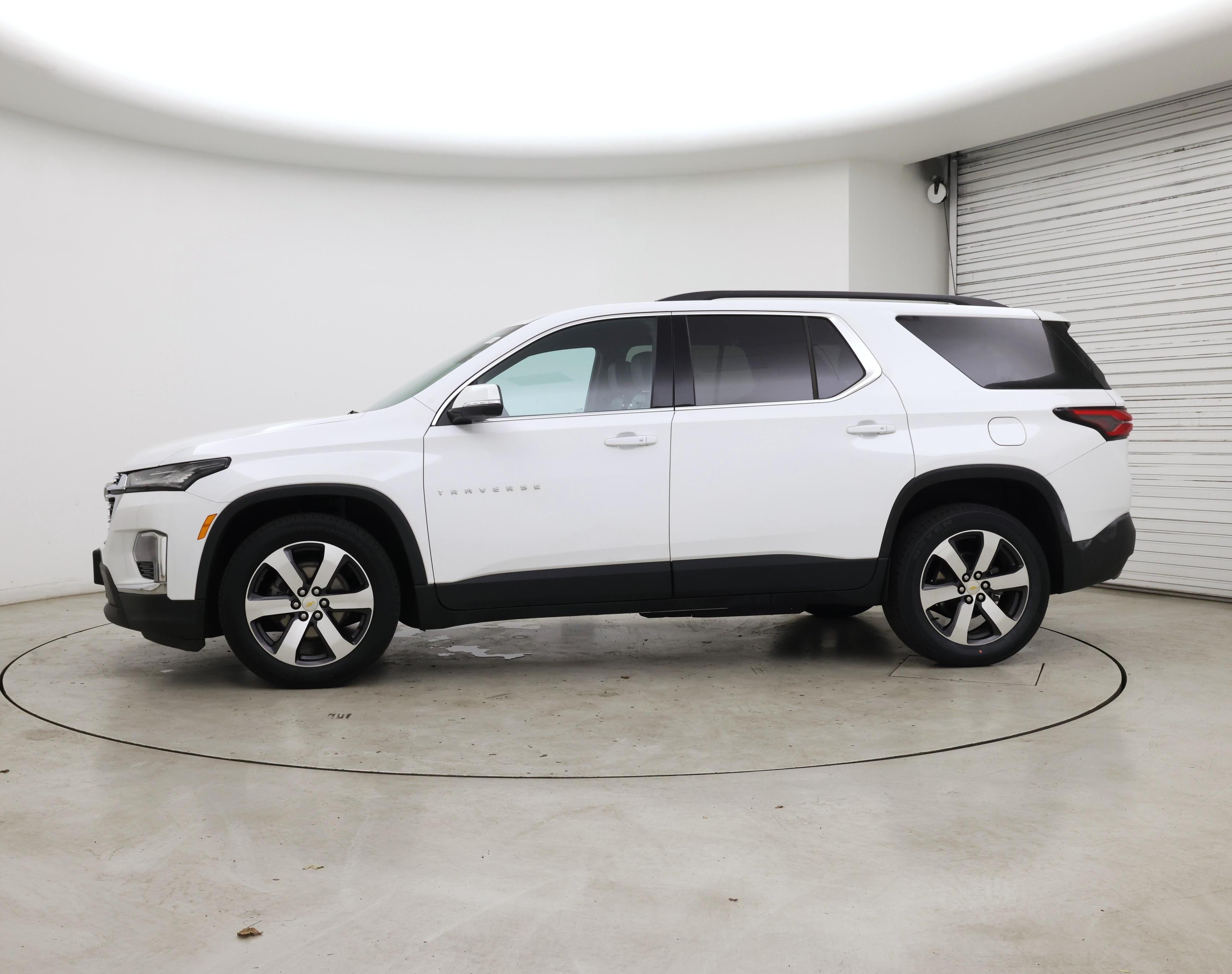Thumbnail: 2023 Chevrolet Traverse - 3