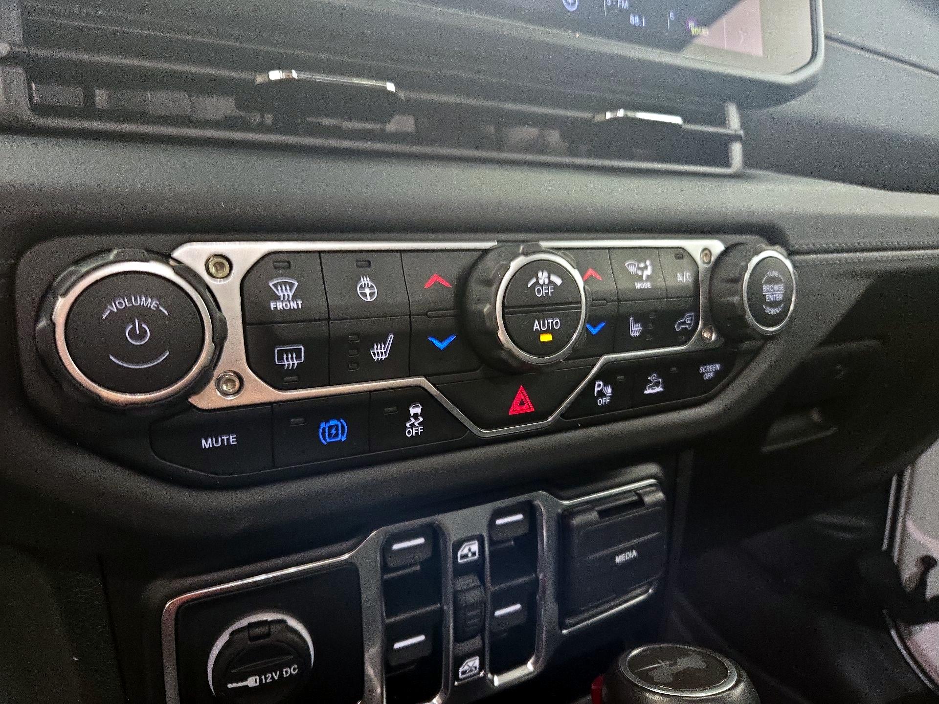 Thumbnail: 2024 Jeep Wrangler - 15
