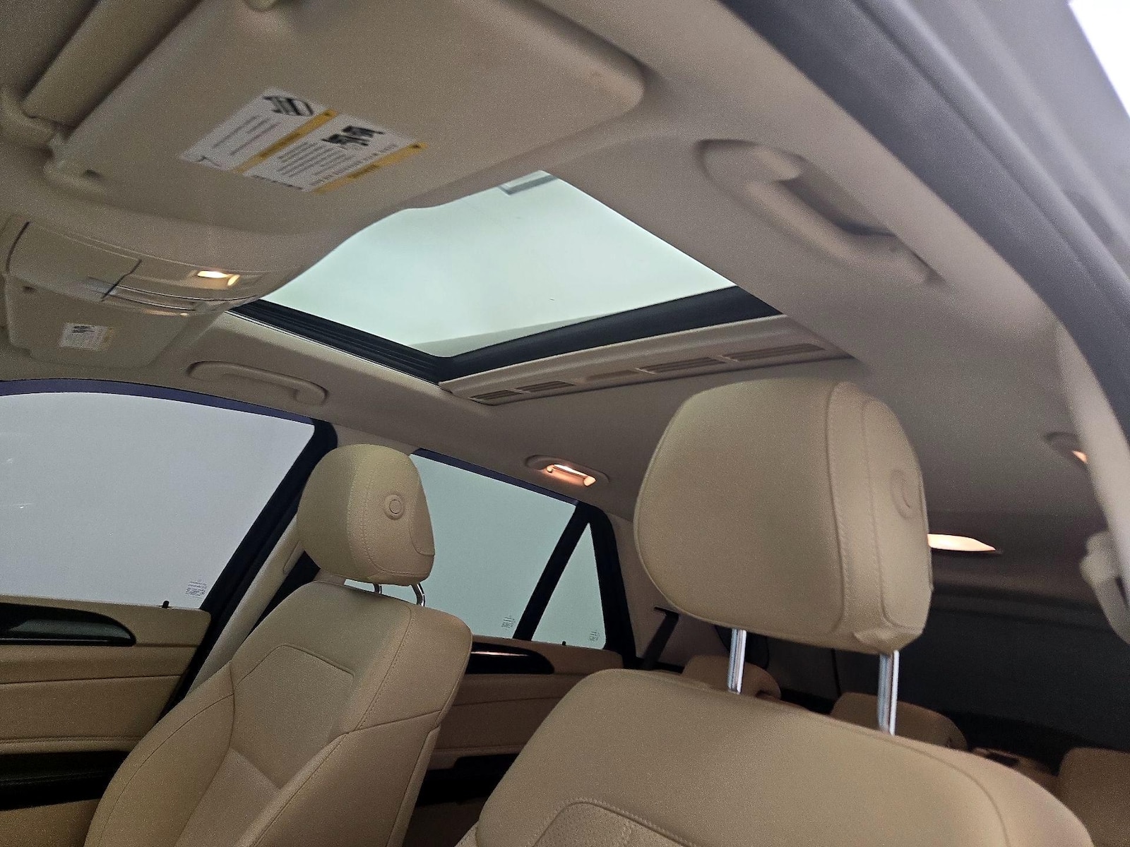 Sunroof(s) & Overhead Airbags