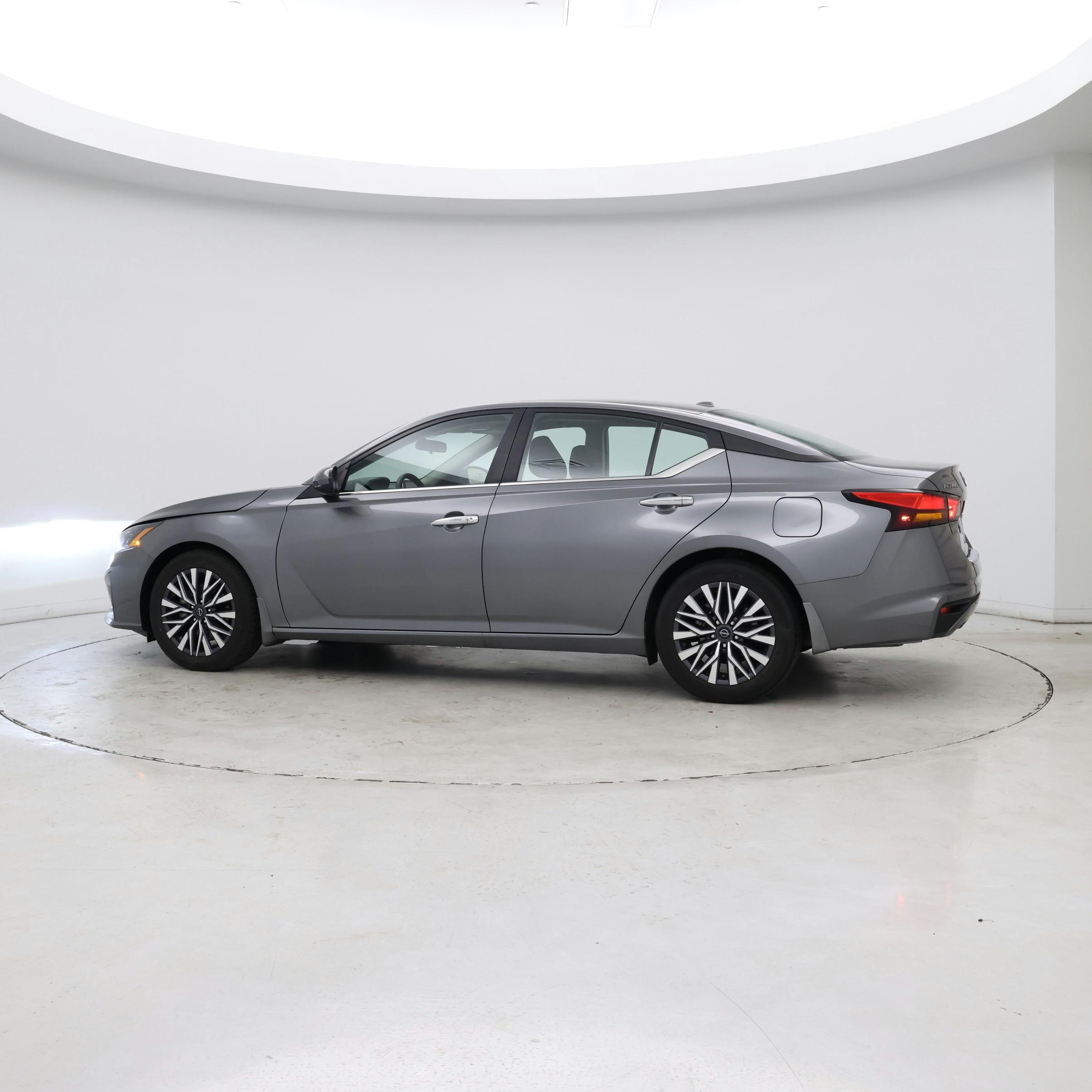 Thumbnail: 2023 Nissan Altima - 3