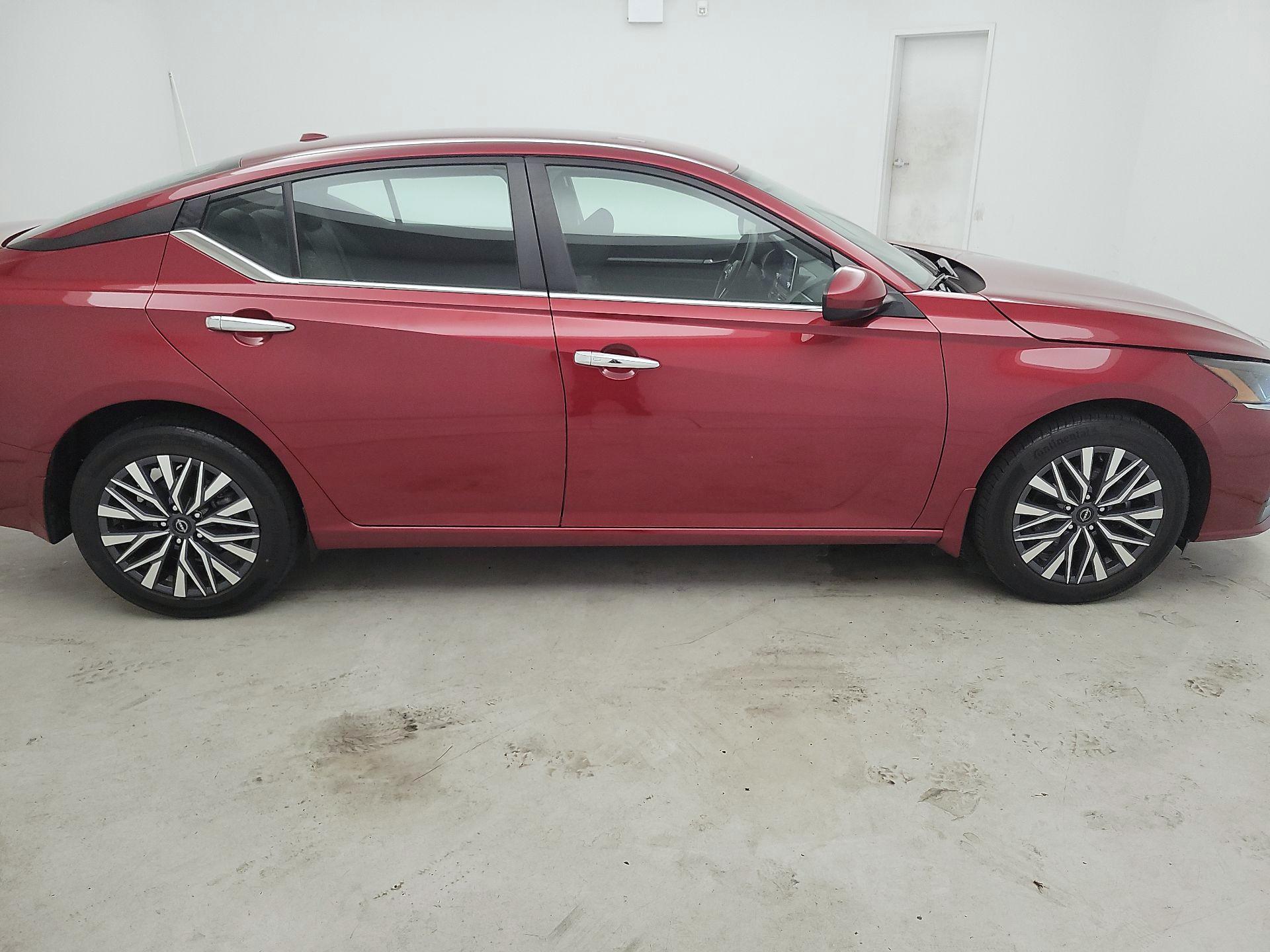 Thumbnail: 2023 Nissan Altima - 4