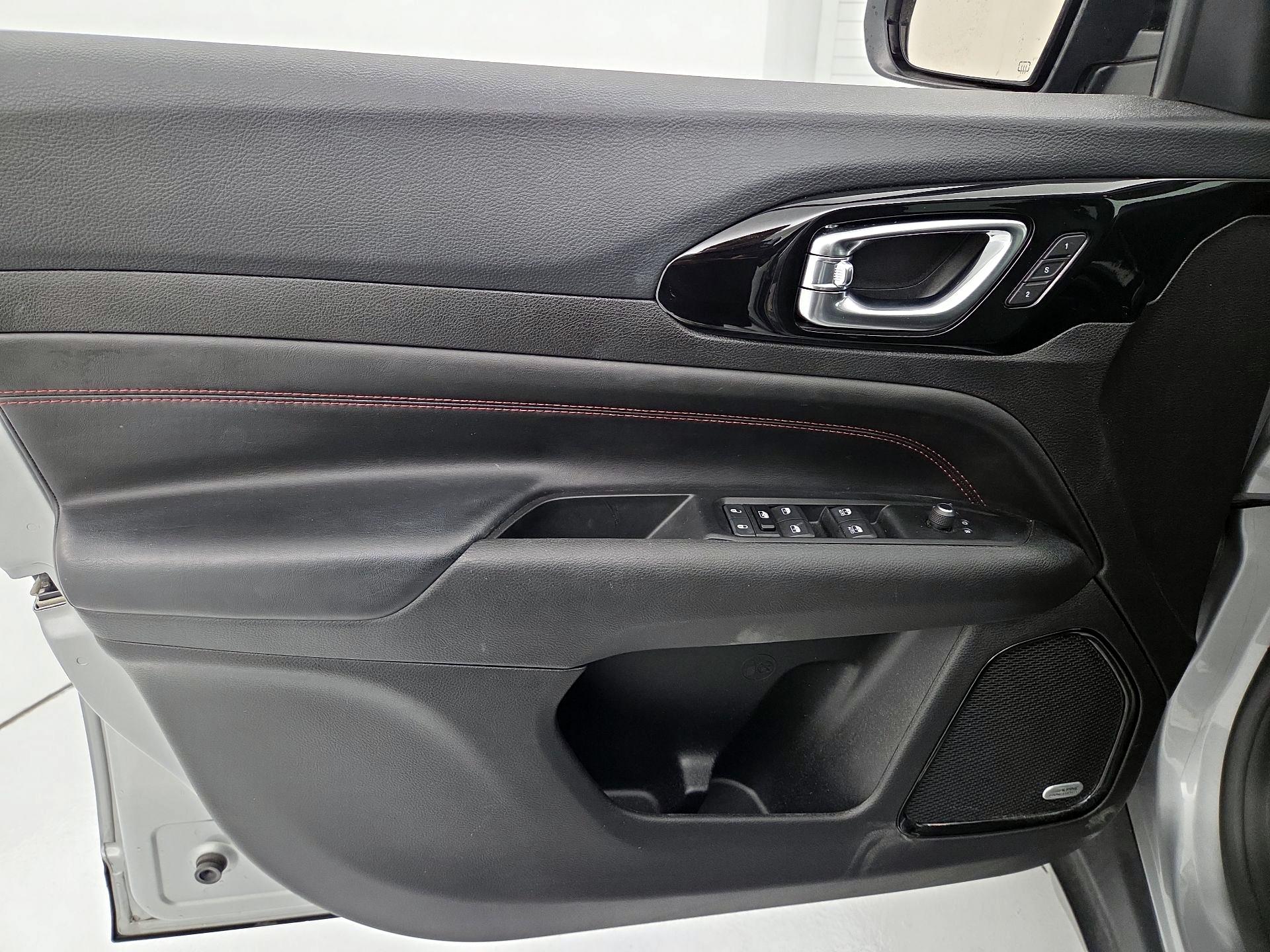 Thumbnail: 2022 Jeep Compass - 12