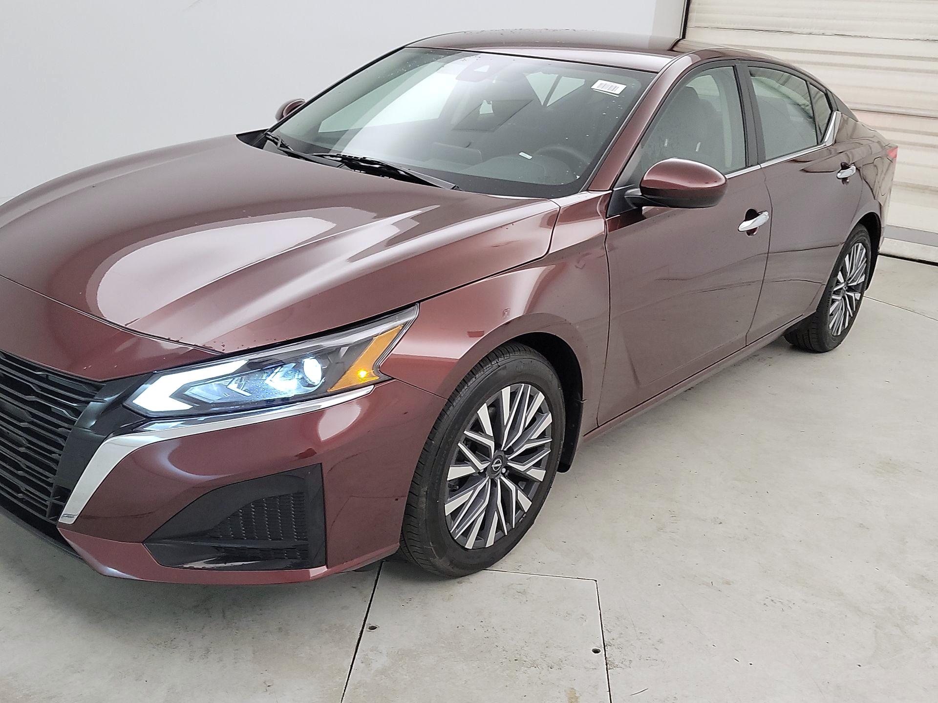 Thumbnail: 2023 Nissan Altima - 3