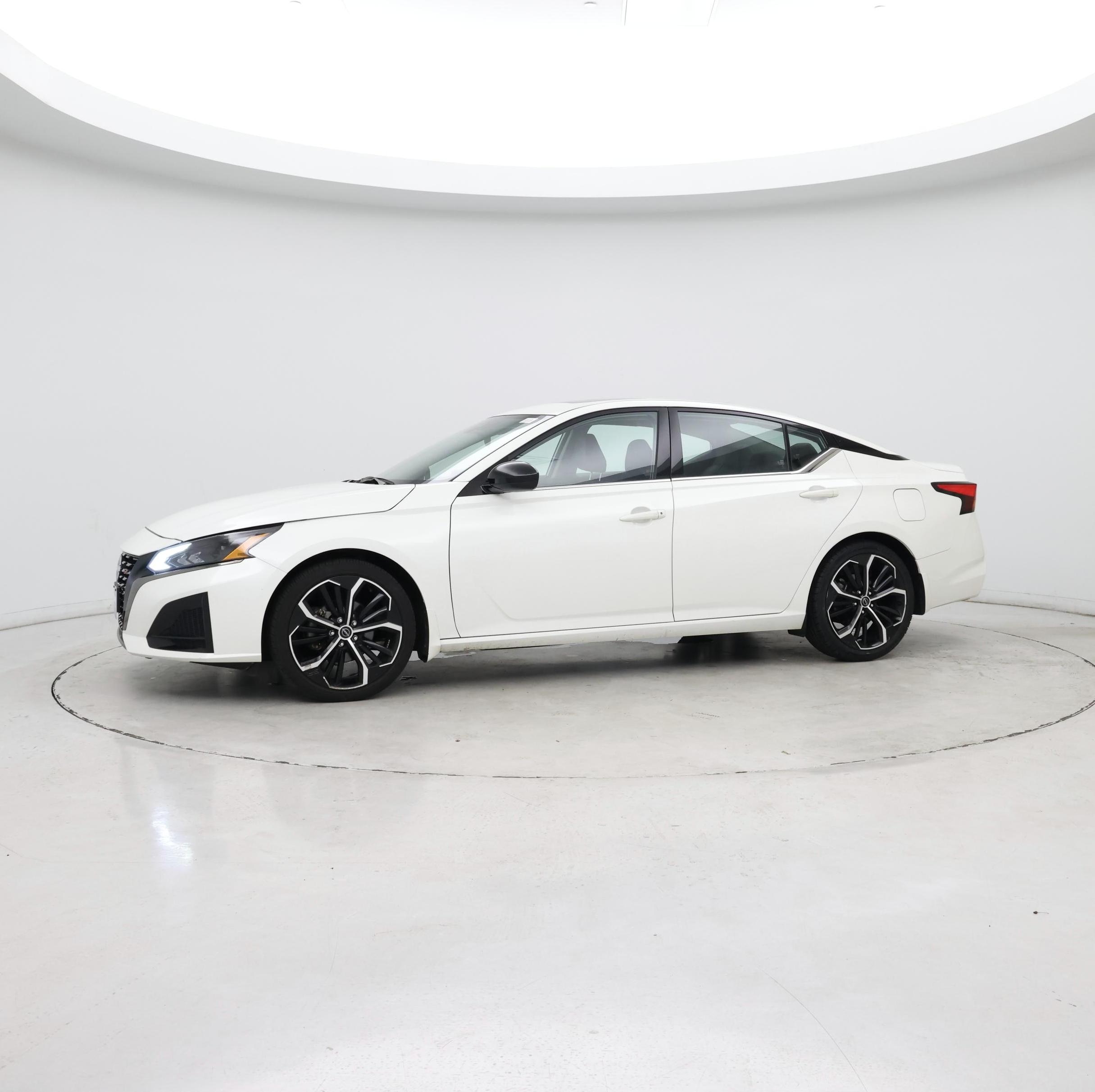 Thumbnail: 2023 Nissan Altima - 4