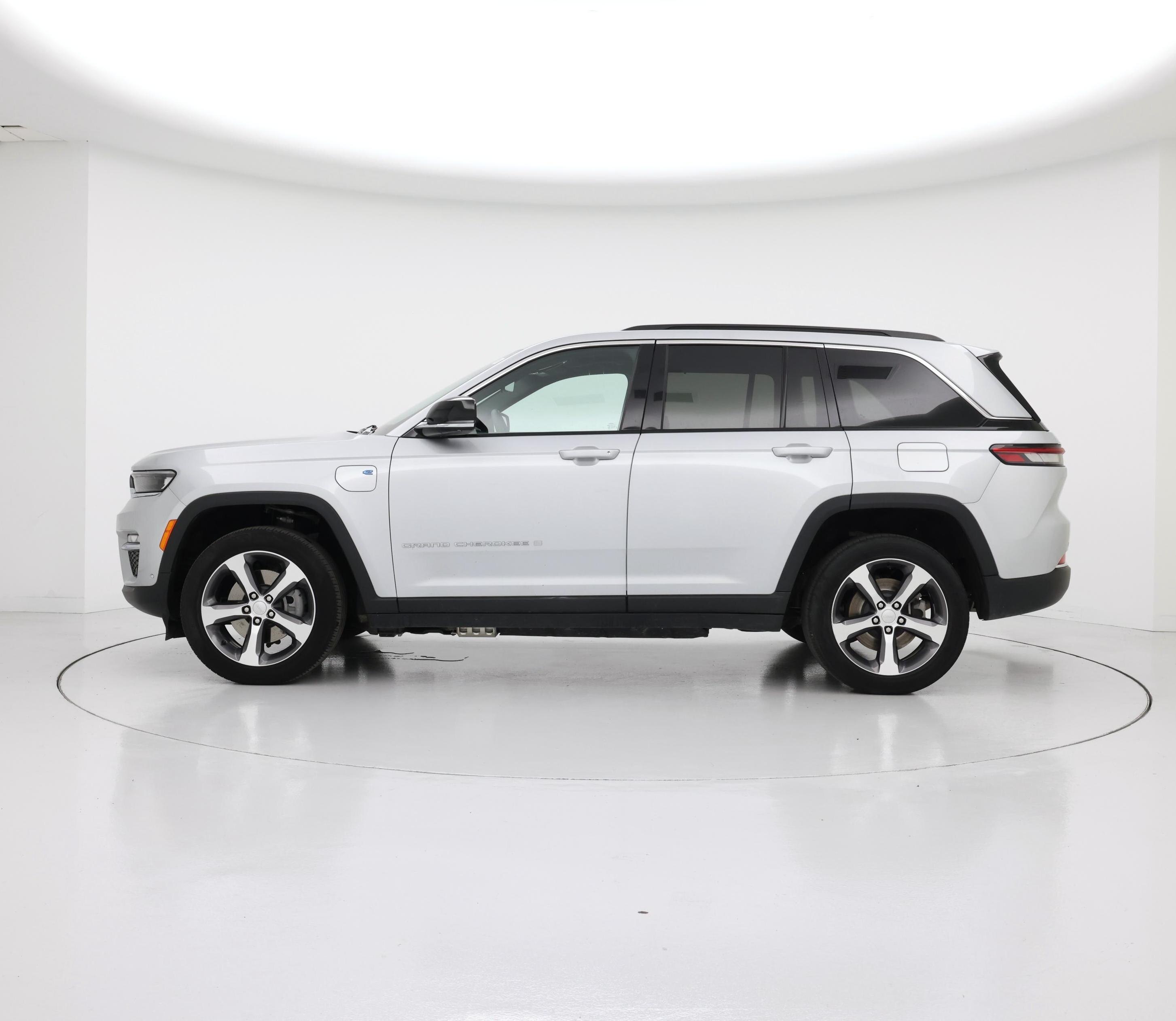 Thumbnail: 2024 Jeep Grand Cherokee - 3