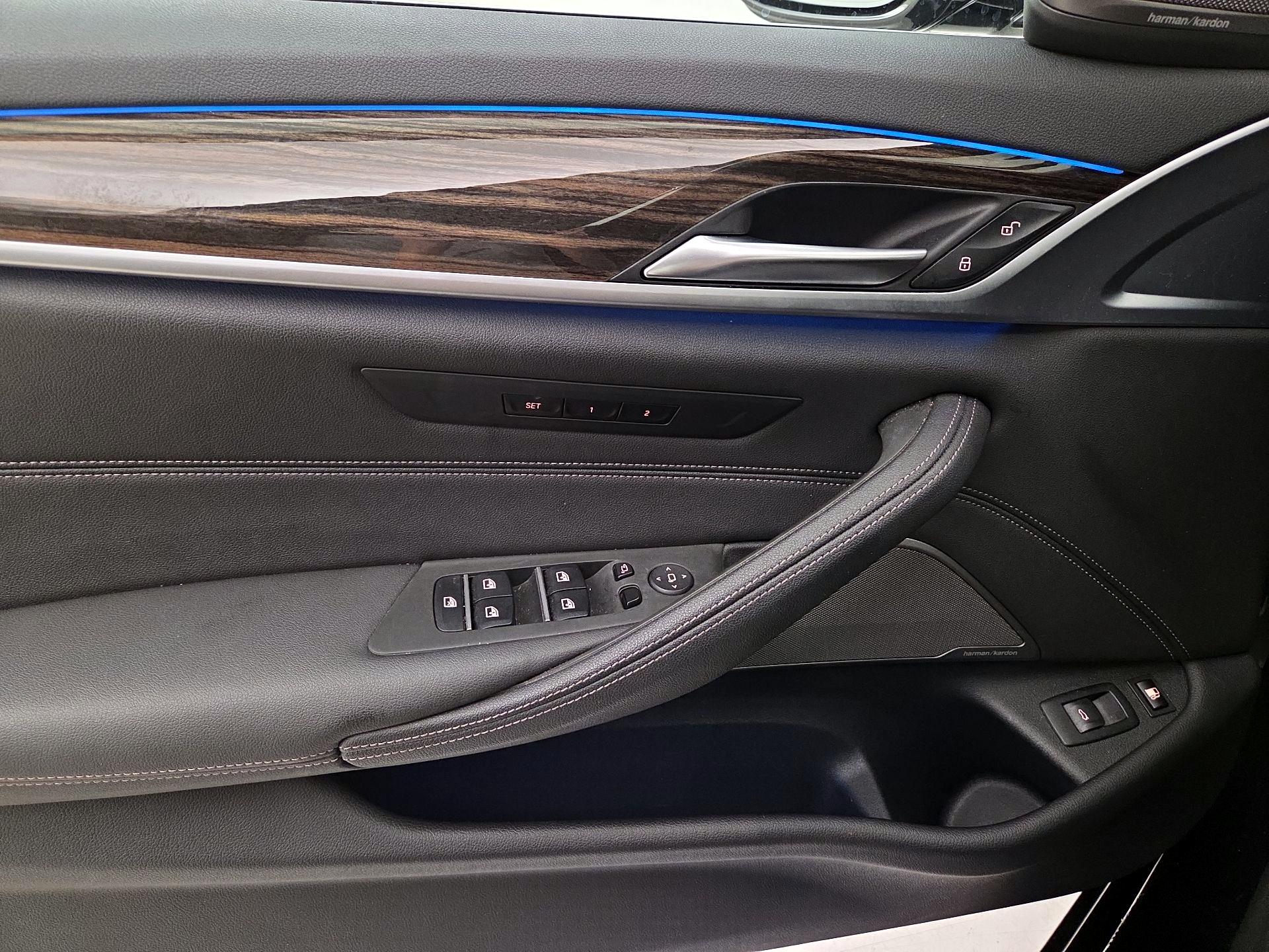 Thumbnail: 2023 BMW 5 Series - 10
