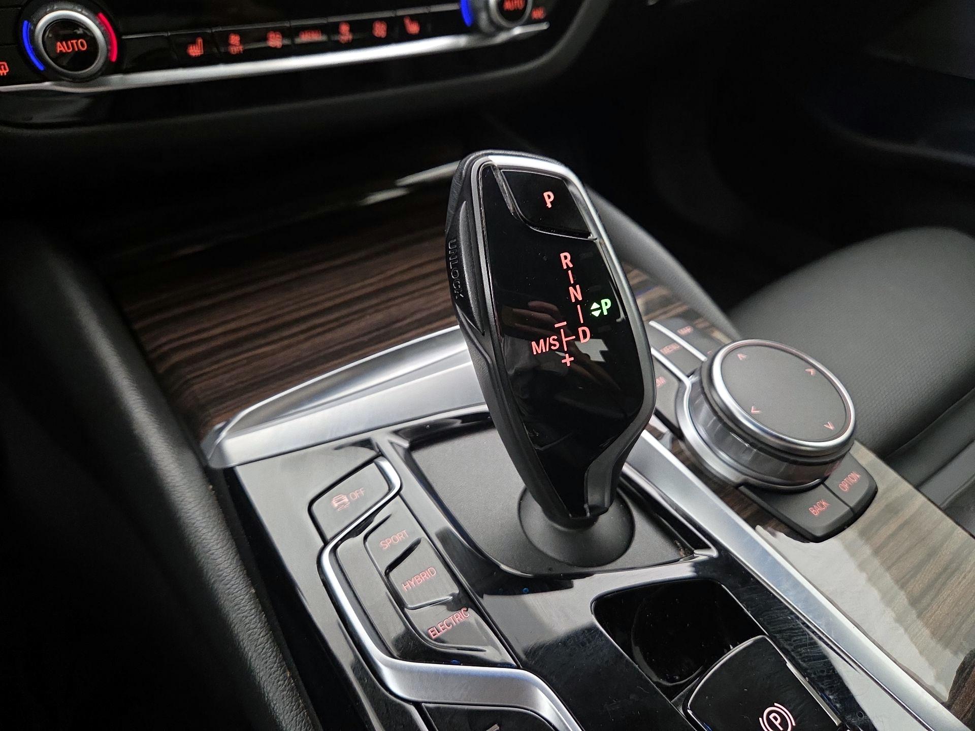 Thumbnail: 2023 BMW 5 Series - 13
