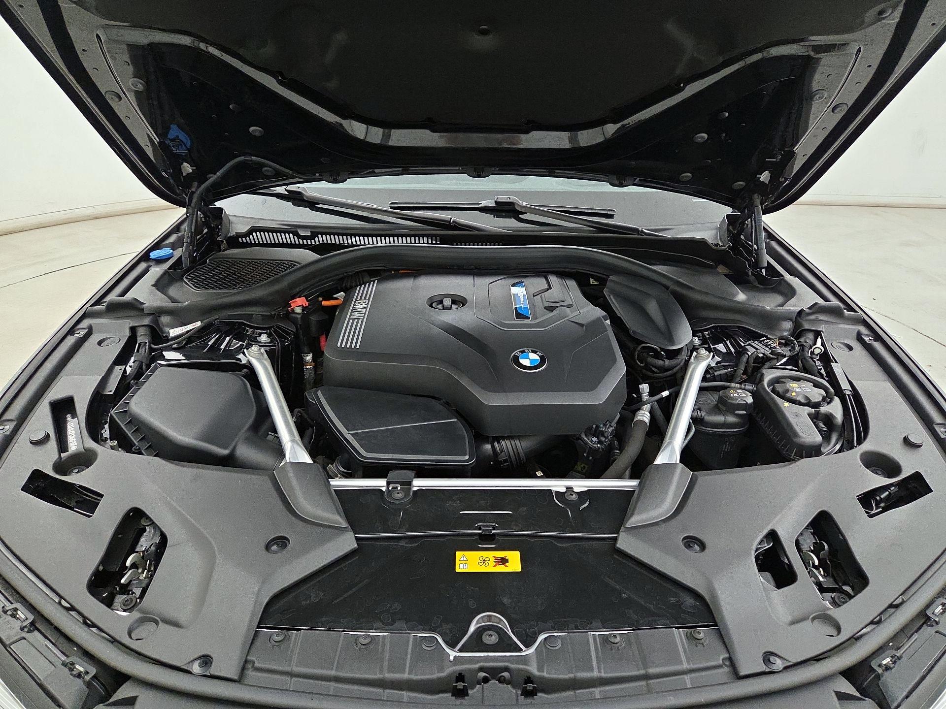 Thumbnail: 2023 BMW 5 Series - 16