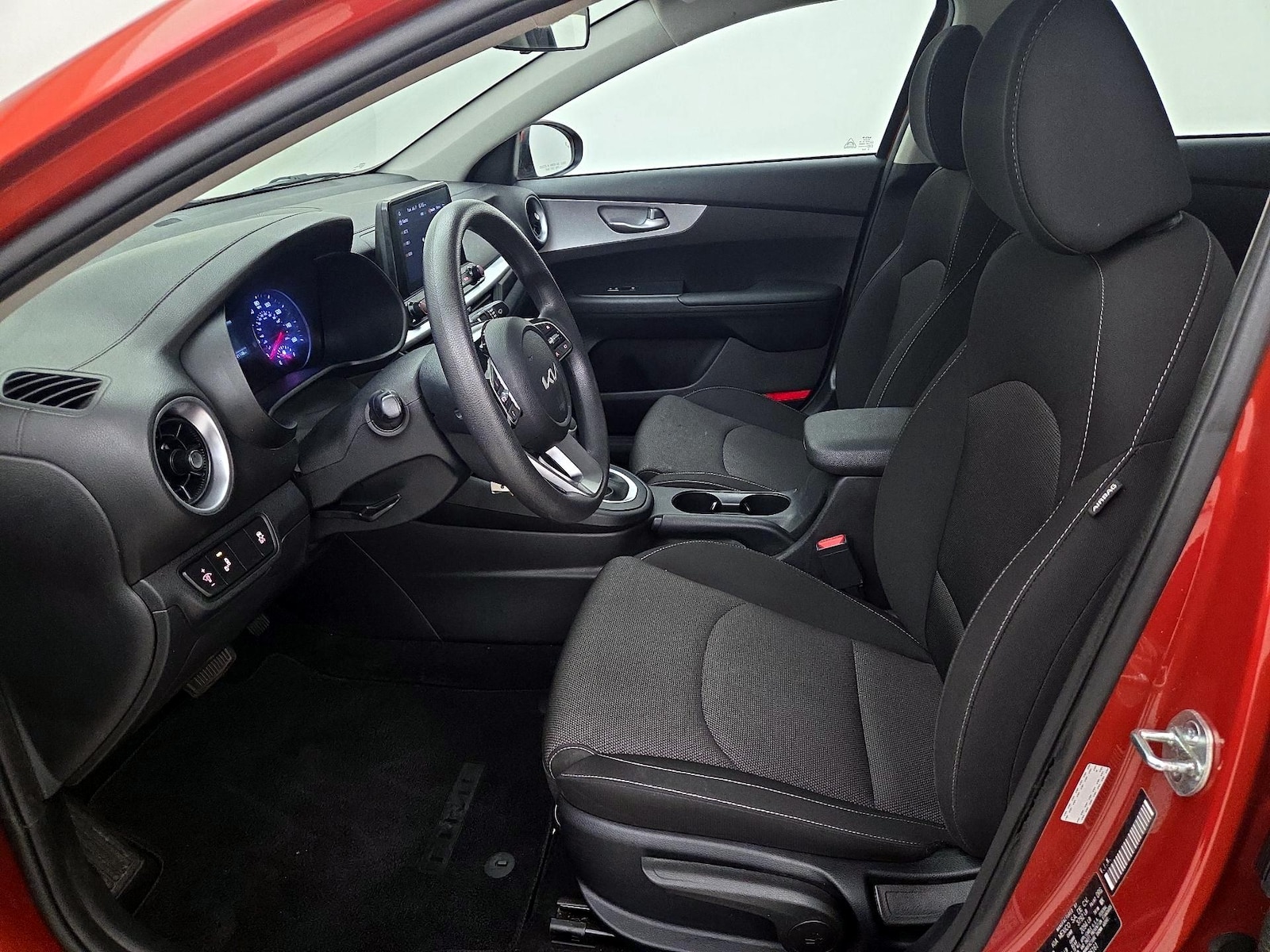 2023 Kia Forte LXS - Photo 12