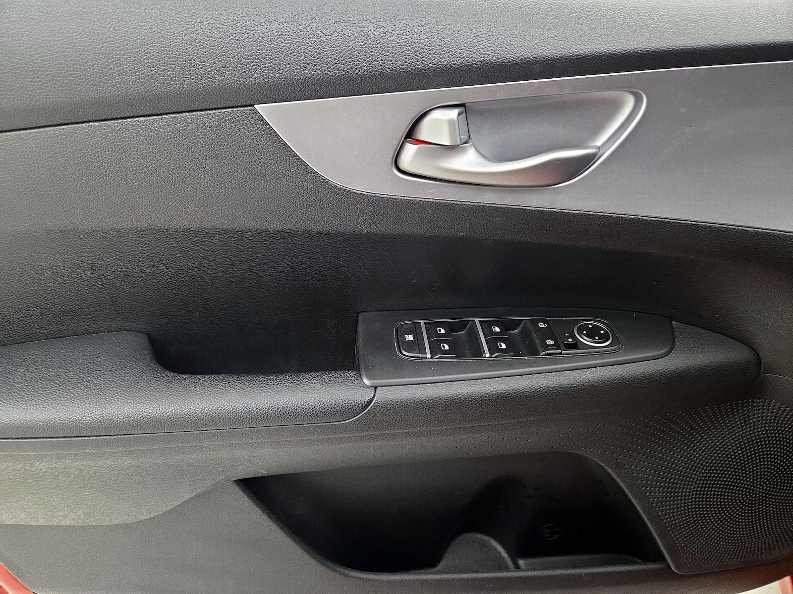 2023 Kia Forte LXS - Photo 13