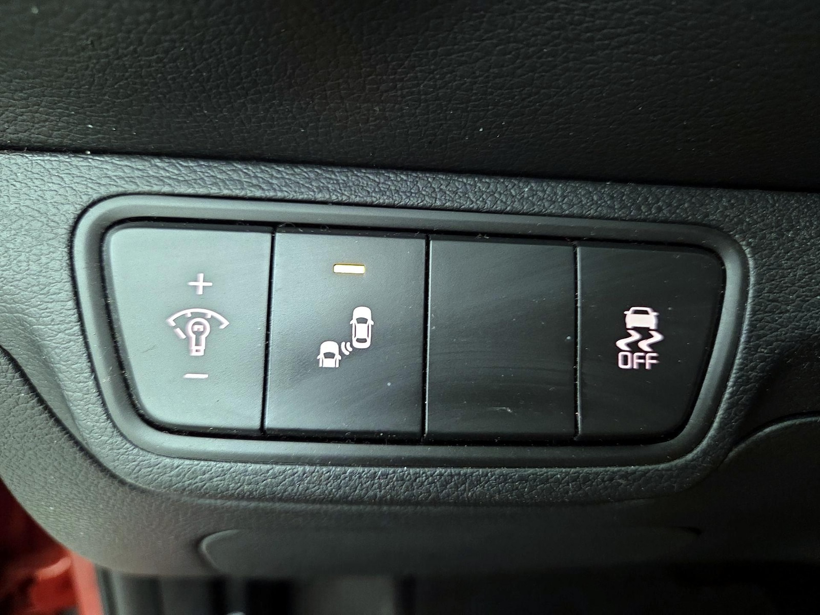 2023 Kia Forte LXS - Photo 14