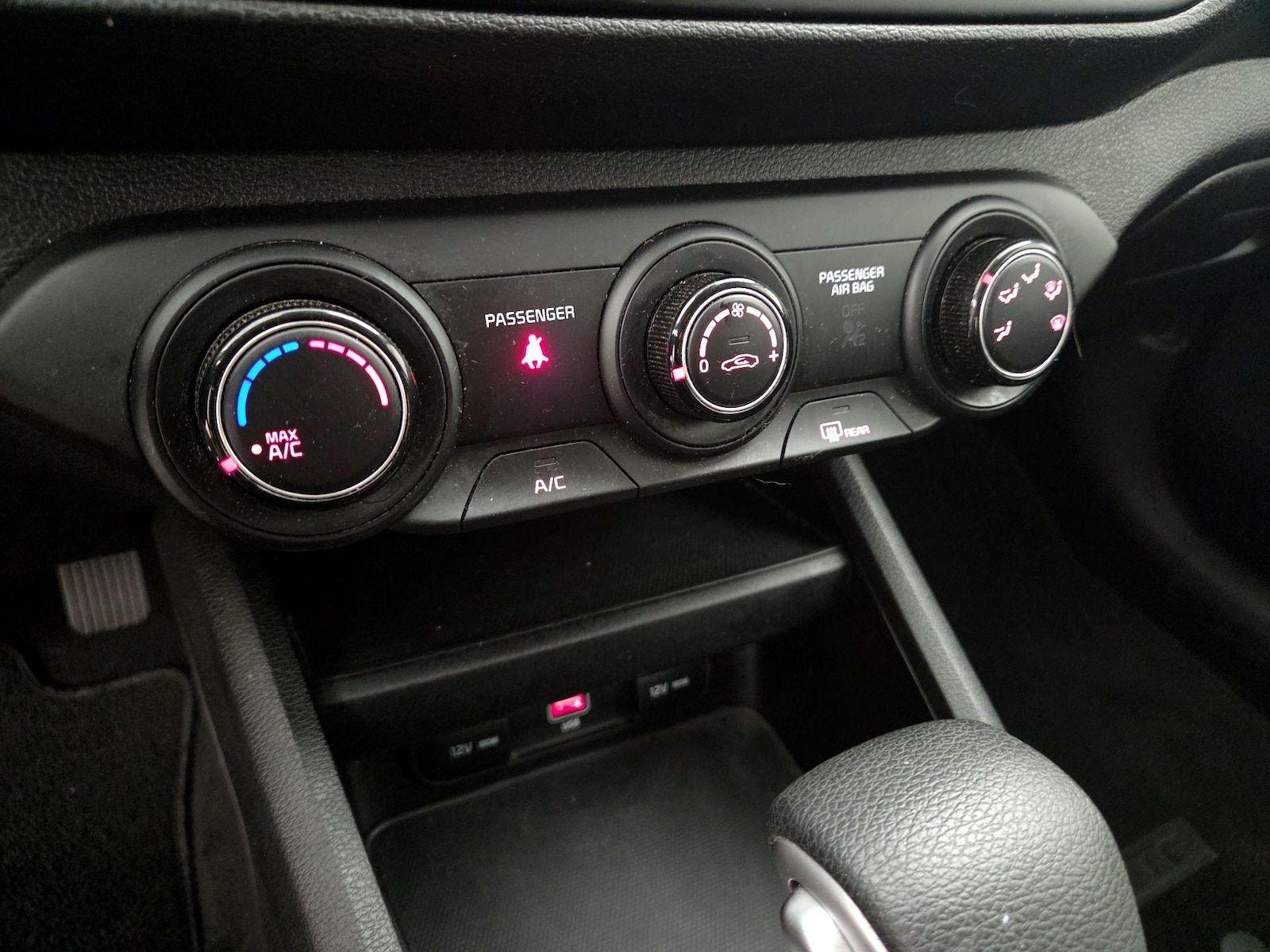 2023 Kia Forte LXS - Photo 17