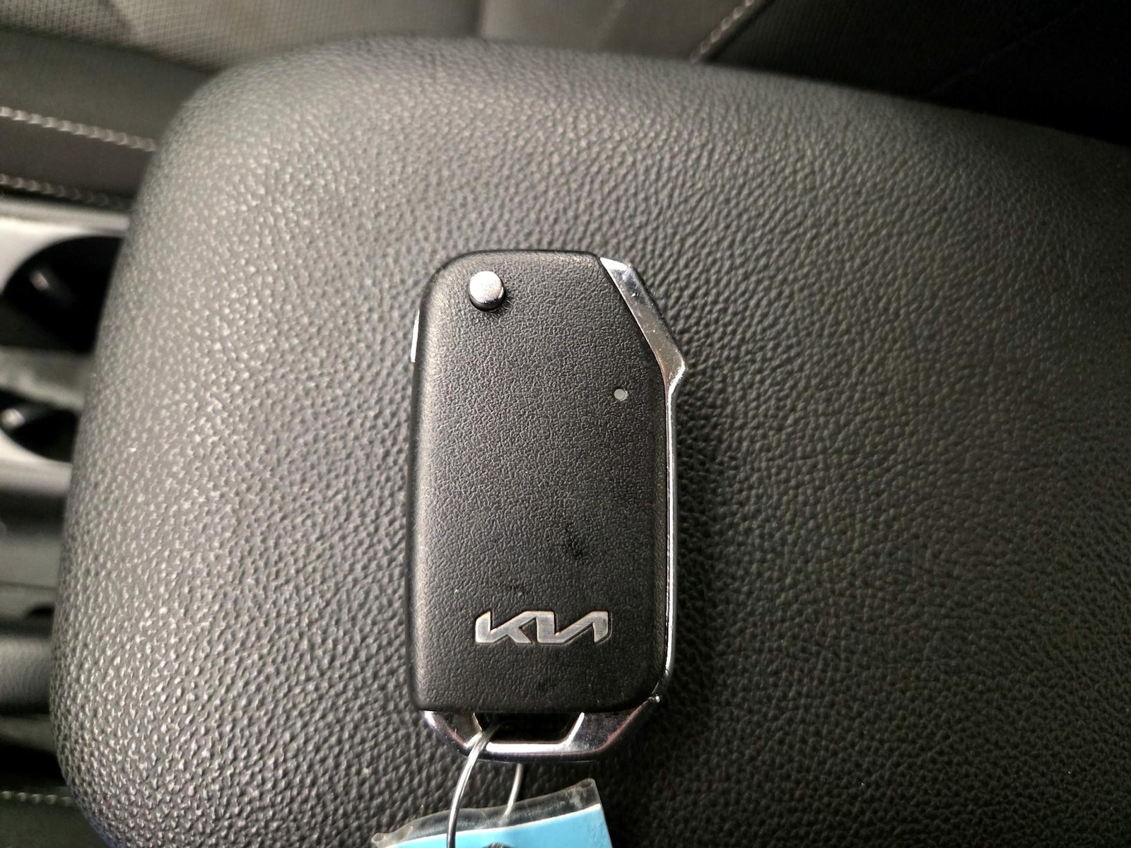 2023 Kia Forte LXS - Photo 23
