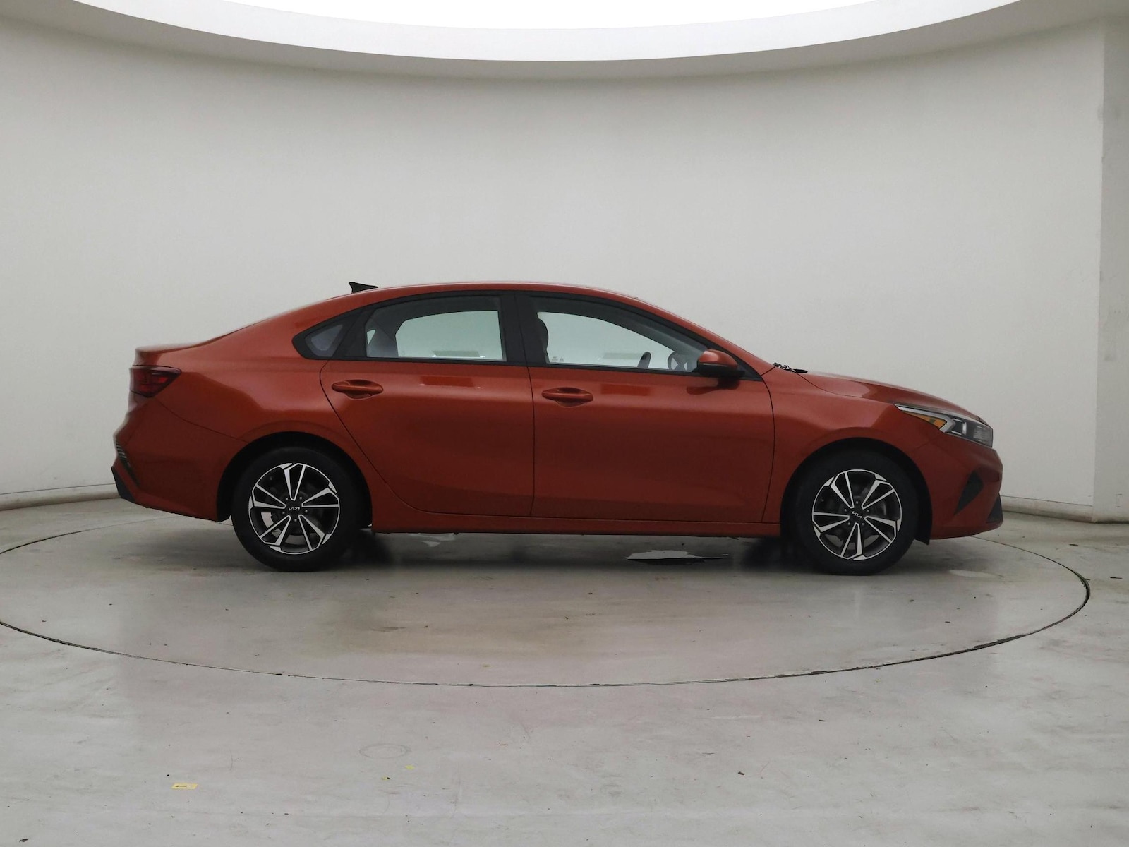 2023 Kia Forte LXS - Photo 8