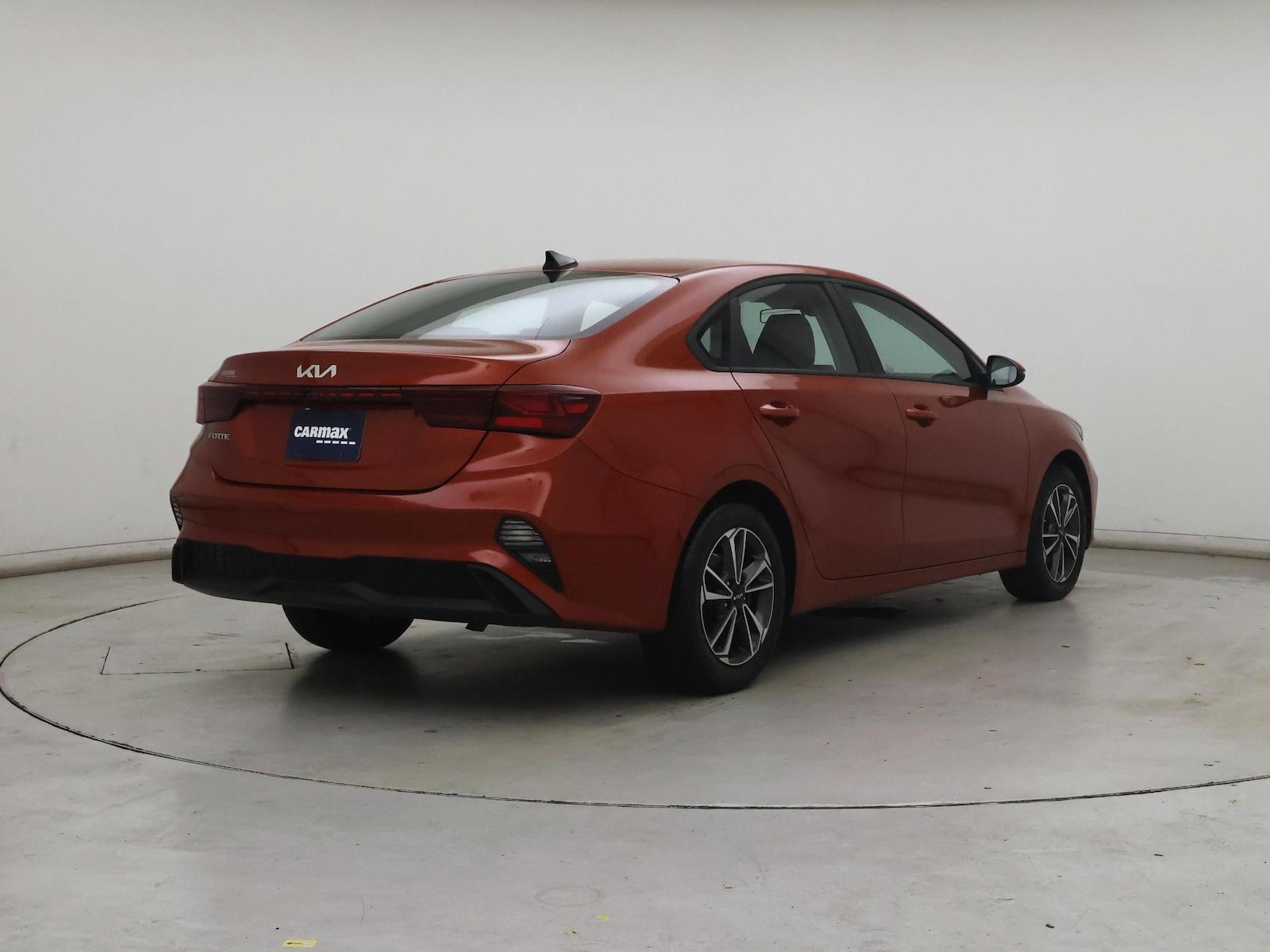 2023 Kia Forte LXS - Photo 9
