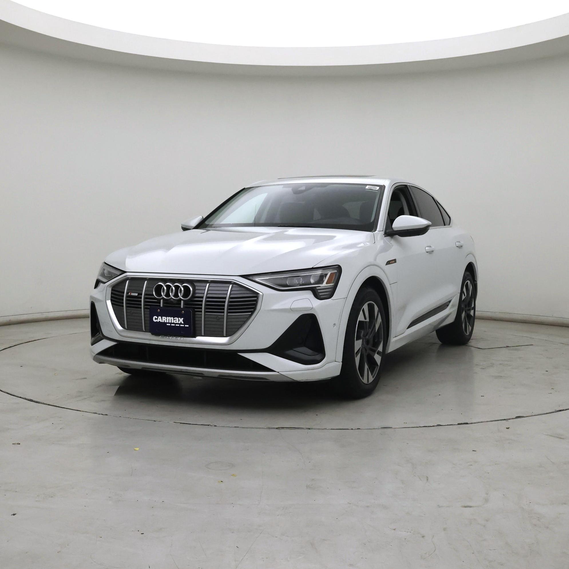 Thumbnail: 2022 Audi e-tron S - 4