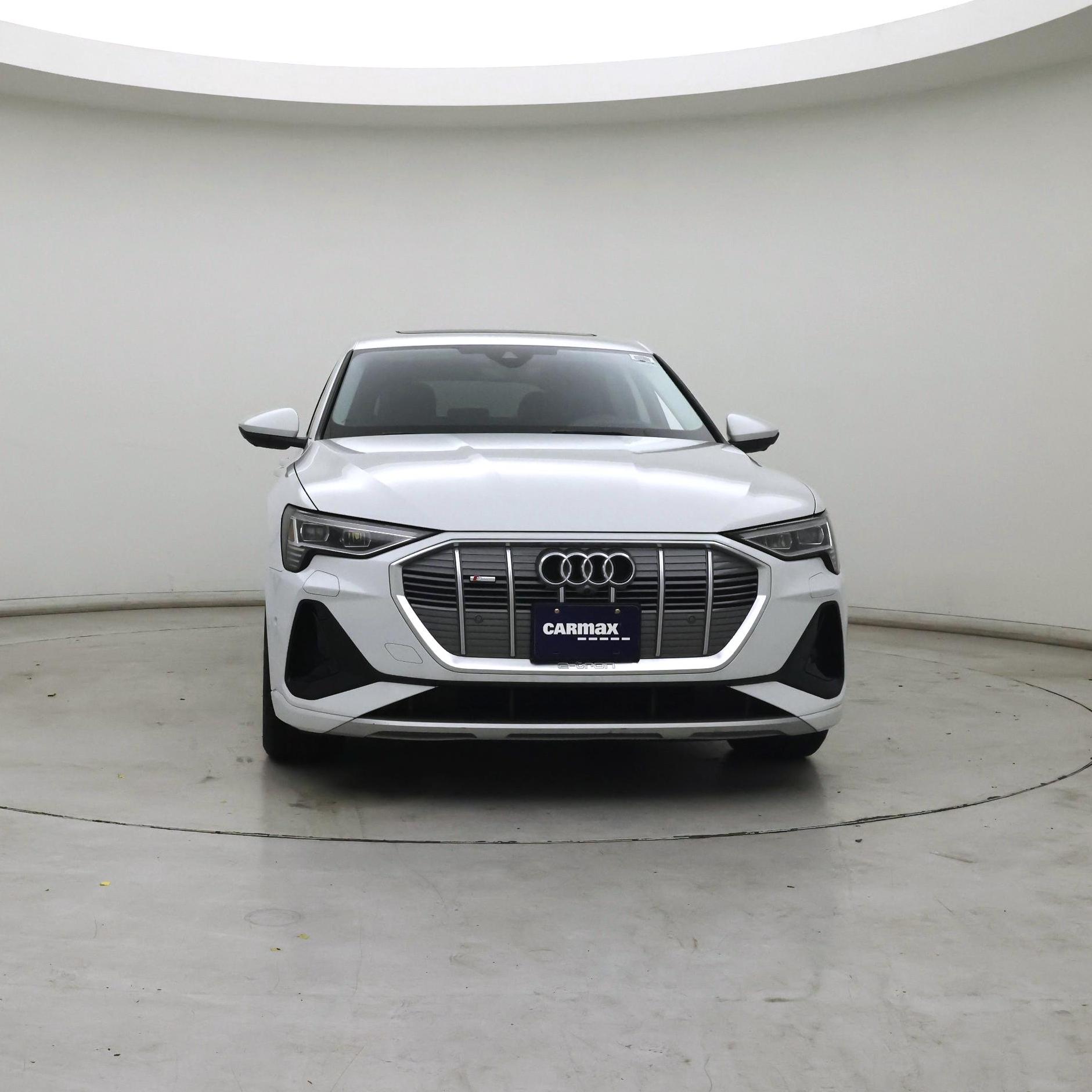 Thumbnail: 2022 Audi e-tron S - 5