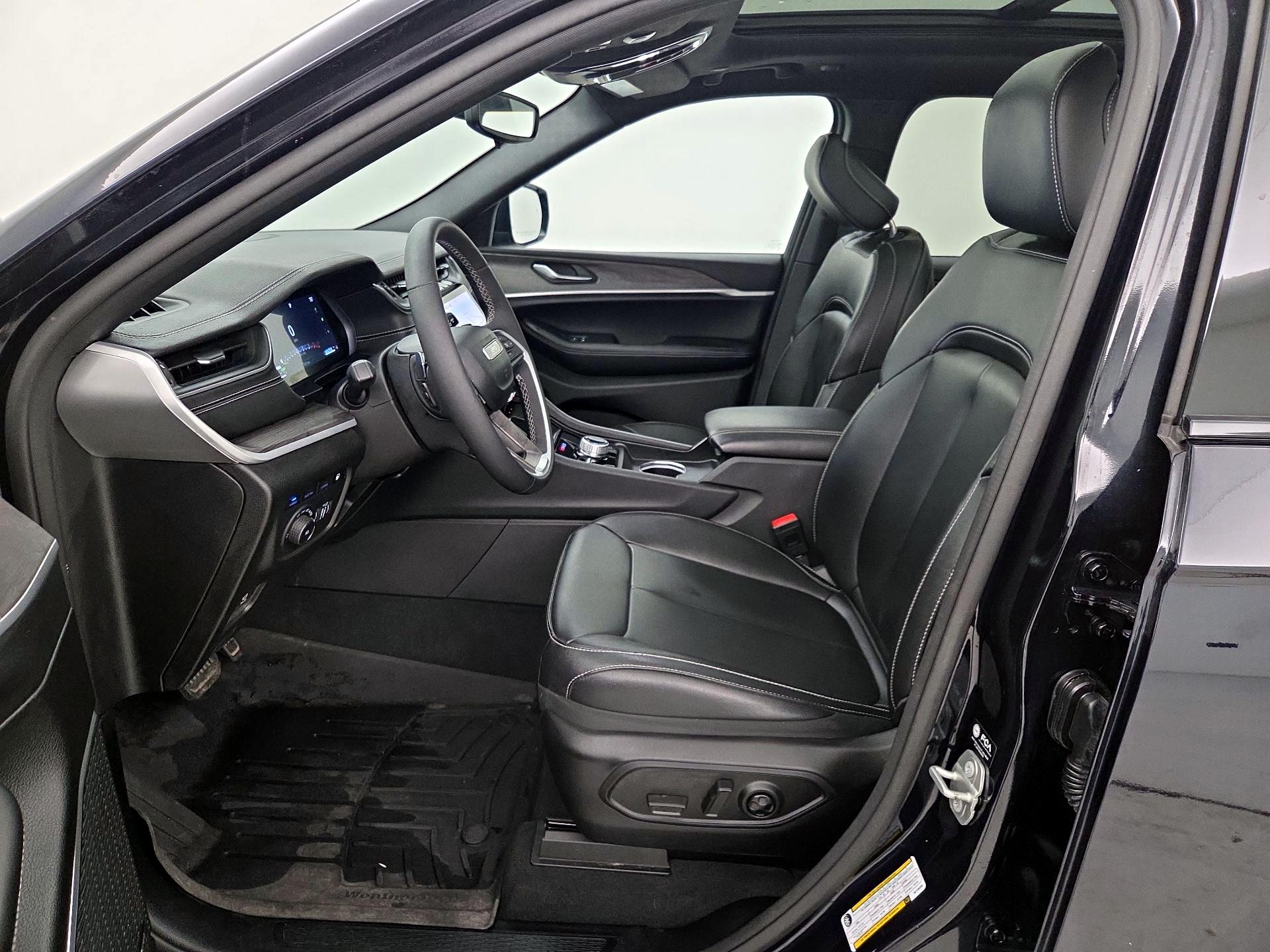 Thumbnail: 2024 Jeep Grand Cherokee - 11