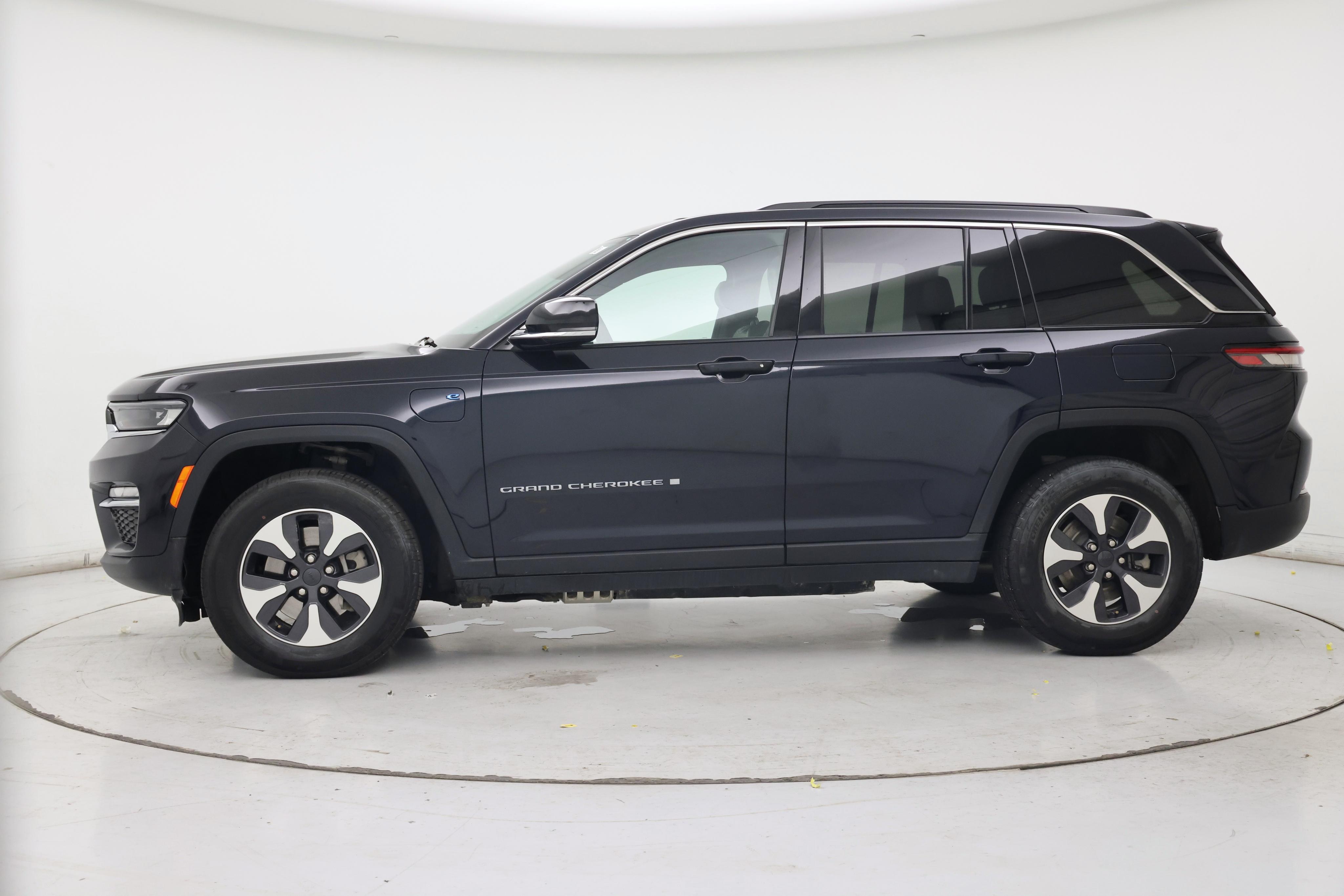 Thumbnail: 2024 Jeep Grand Cherokee - 3