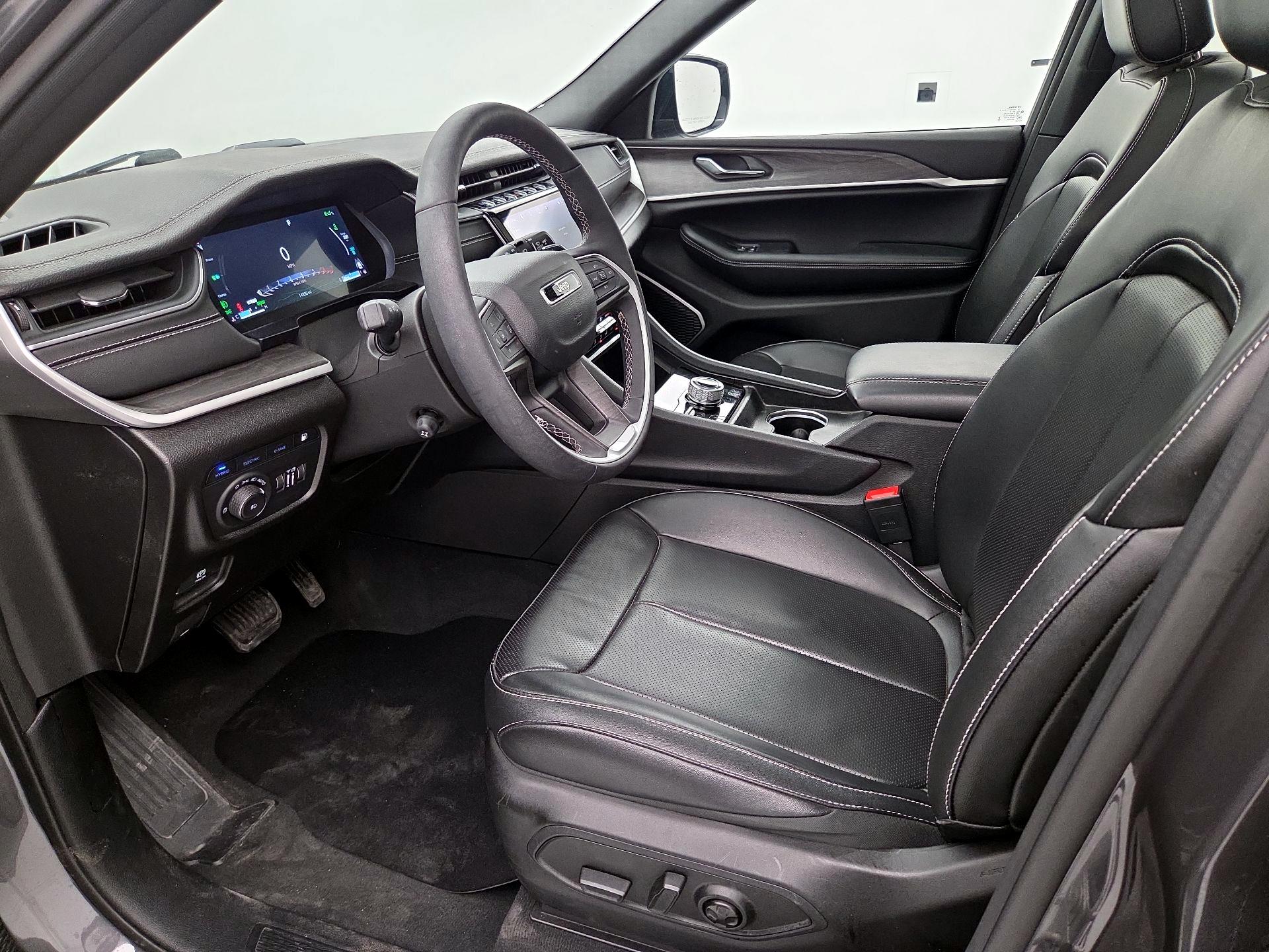 Thumbnail: 2024 Jeep Grand Cherokee - 11