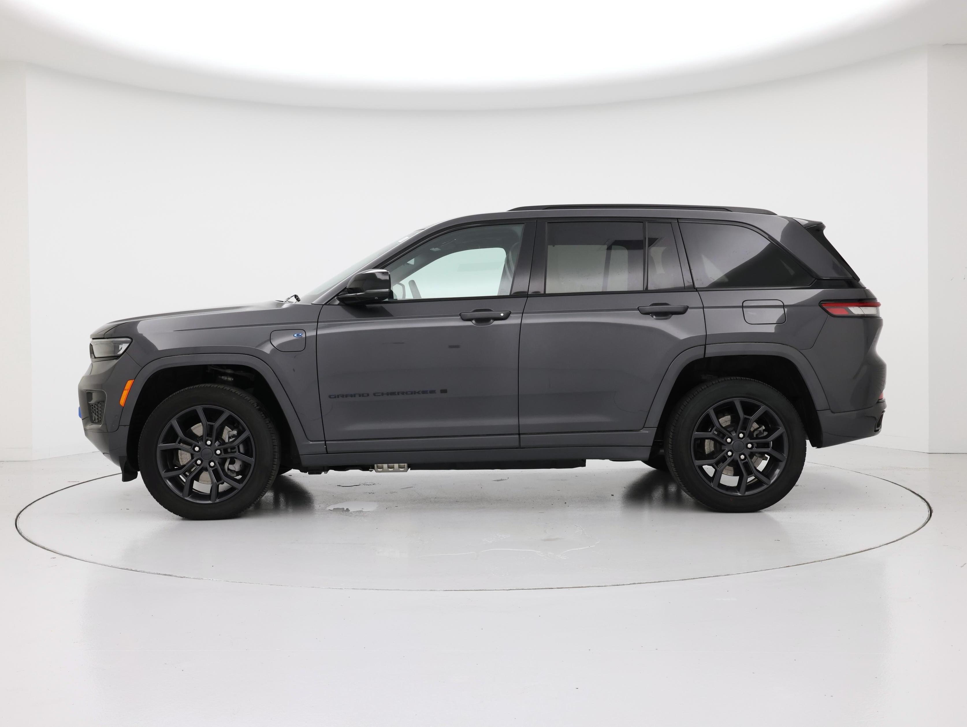 Thumbnail: 2024 Jeep Grand Cherokee - 3