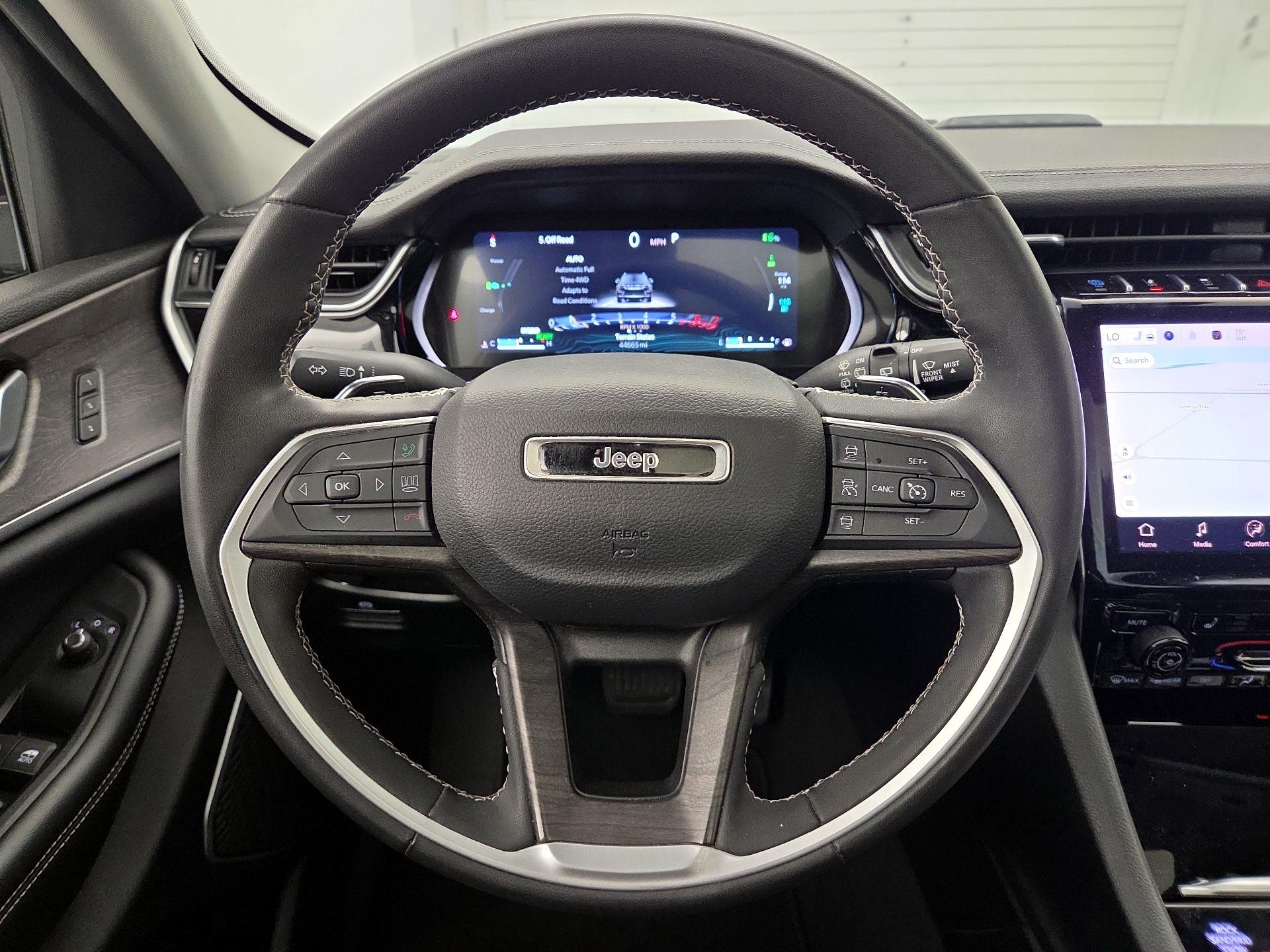 Thumbnail: 2023 Jeep Grand Cherokee - 10