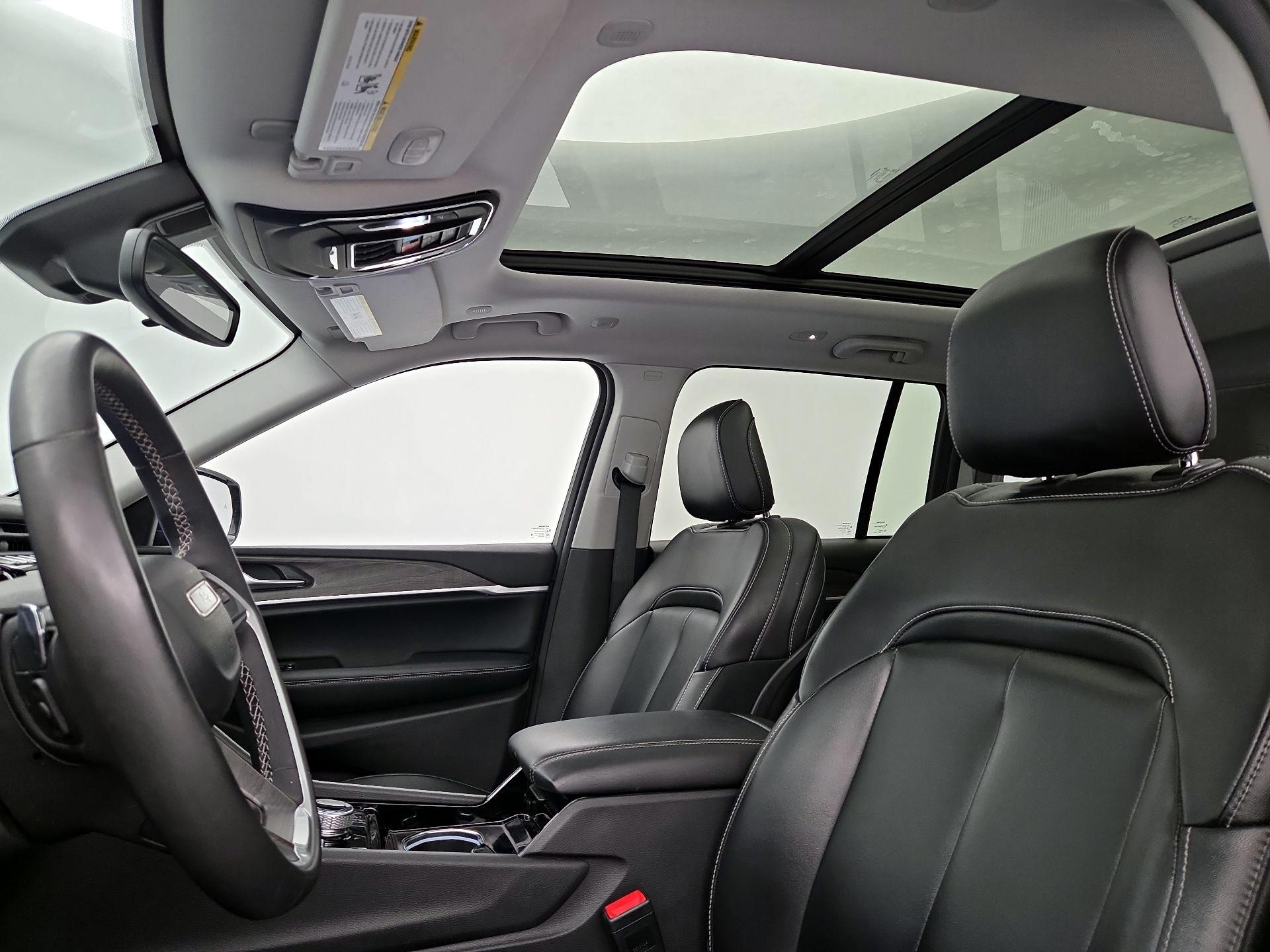 Thumbnail: 2023 Jeep Grand Cherokee - 20