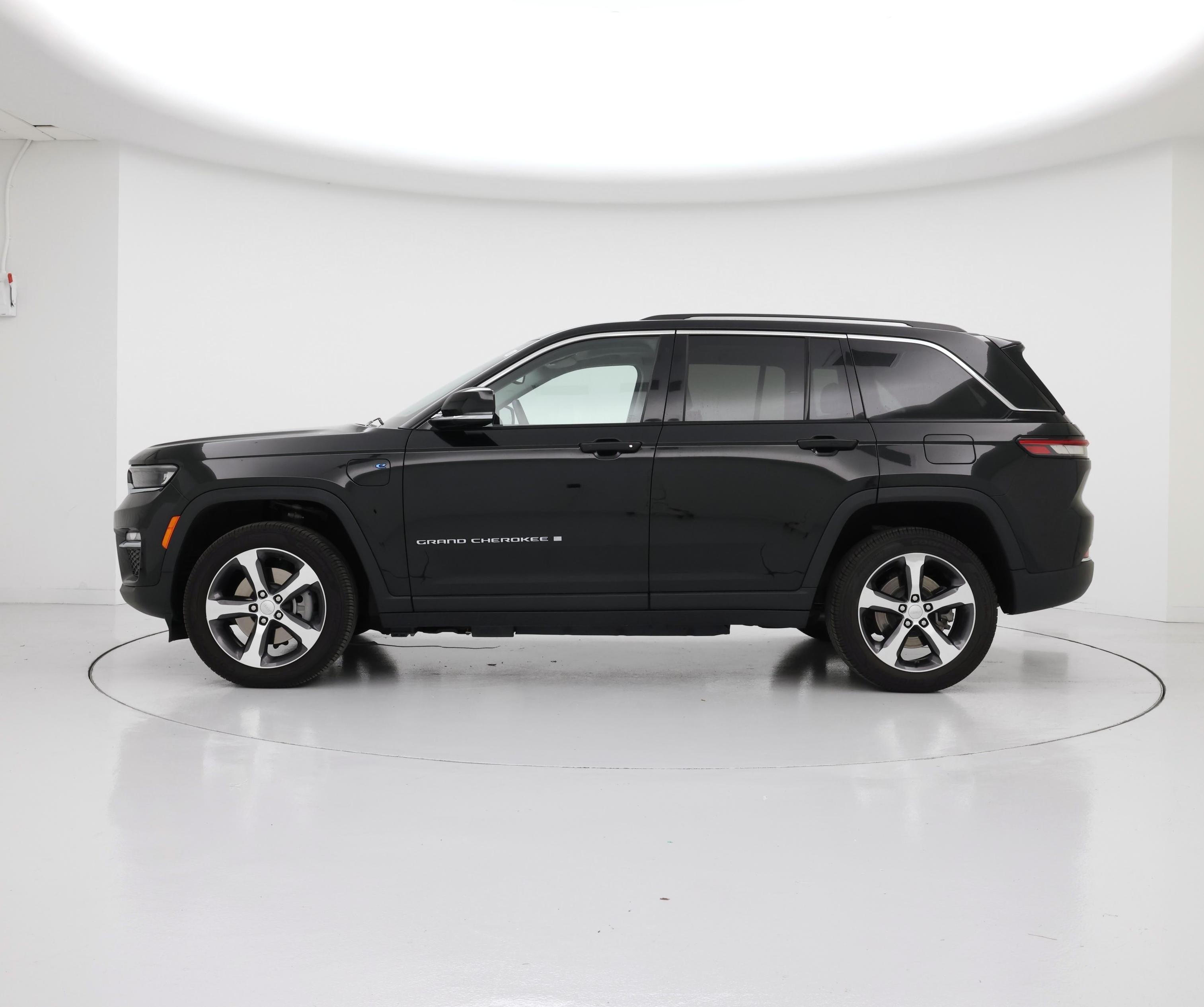 Thumbnail: 2023 Jeep Grand Cherokee - 3