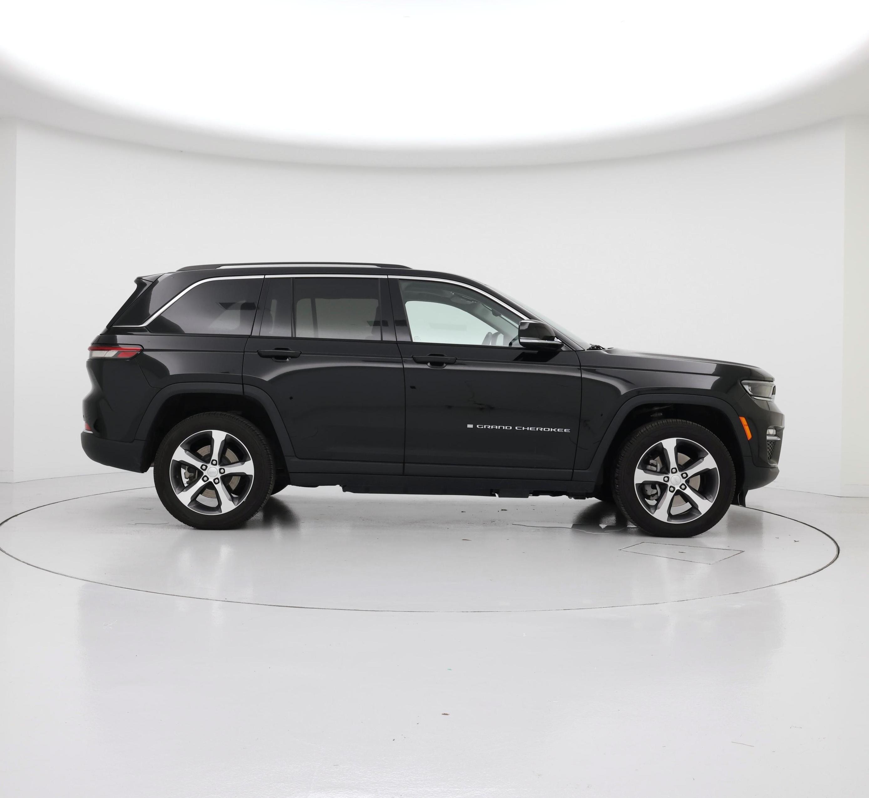 Thumbnail: 2023 Jeep Grand Cherokee - 7