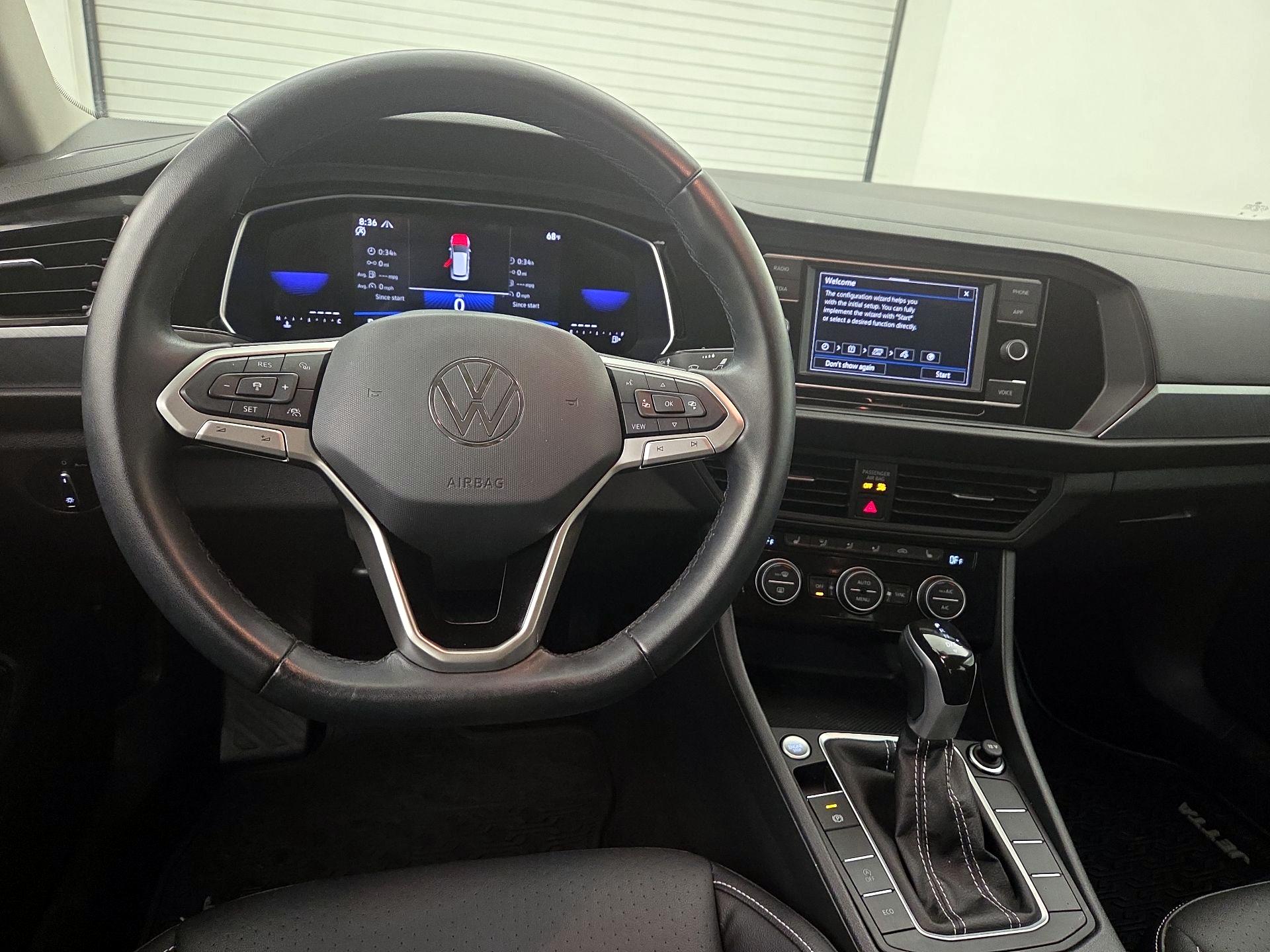 Thumbnail: 2023 Volkswagen Jetta - 10