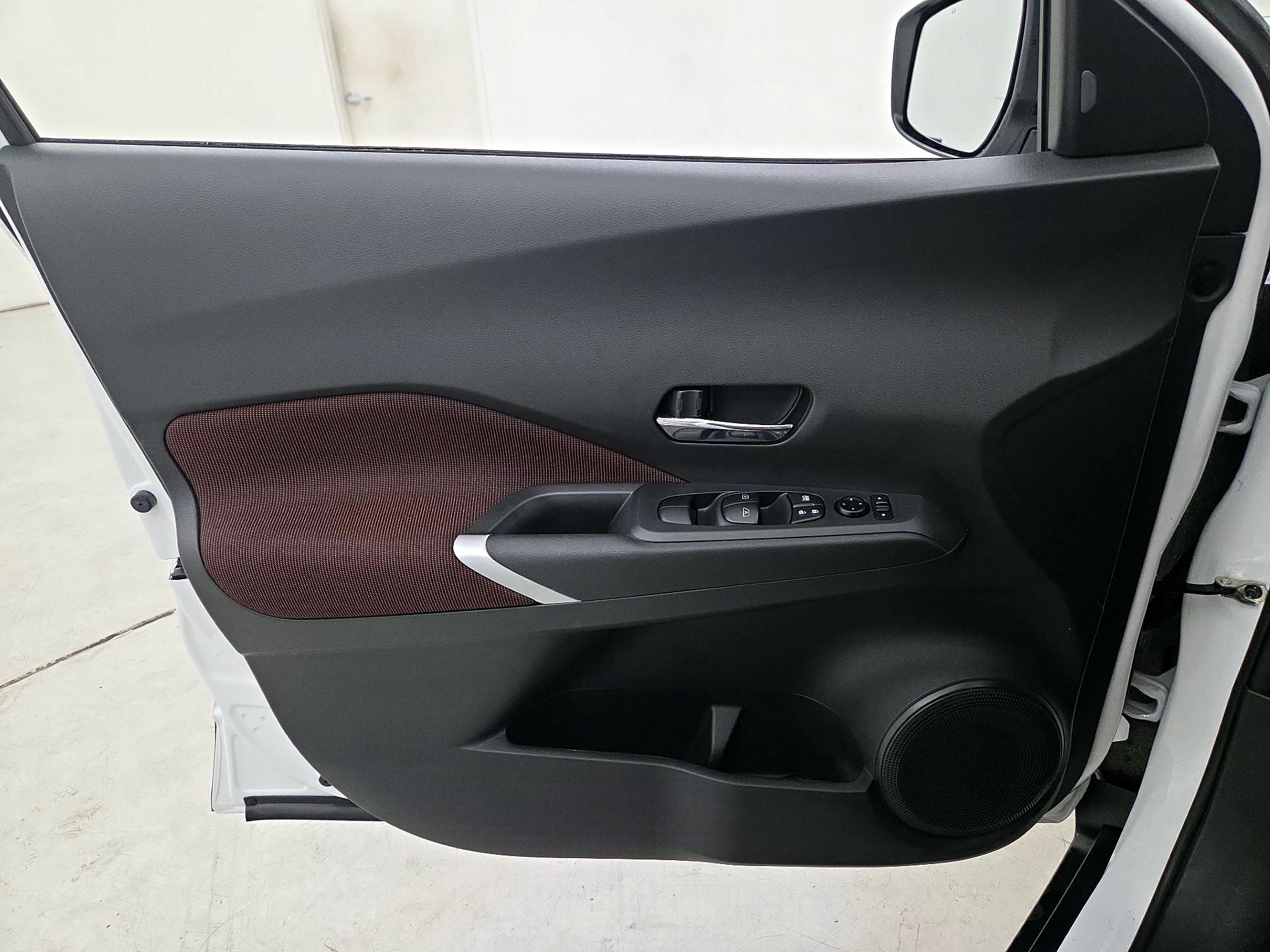 Thumbnail: 2023 Nissan Kicks - 12