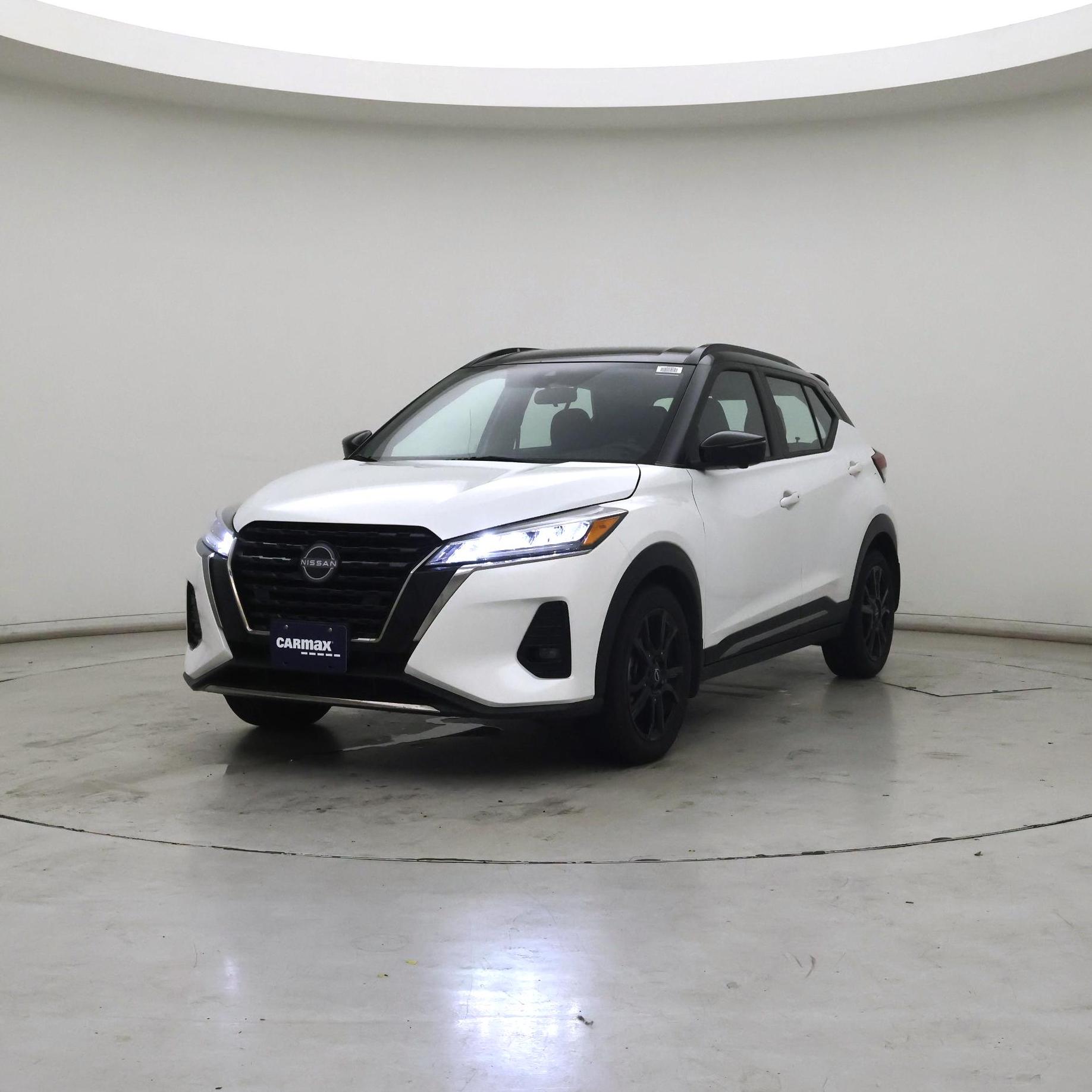 Thumbnail: 2023 Nissan Kicks - 4
