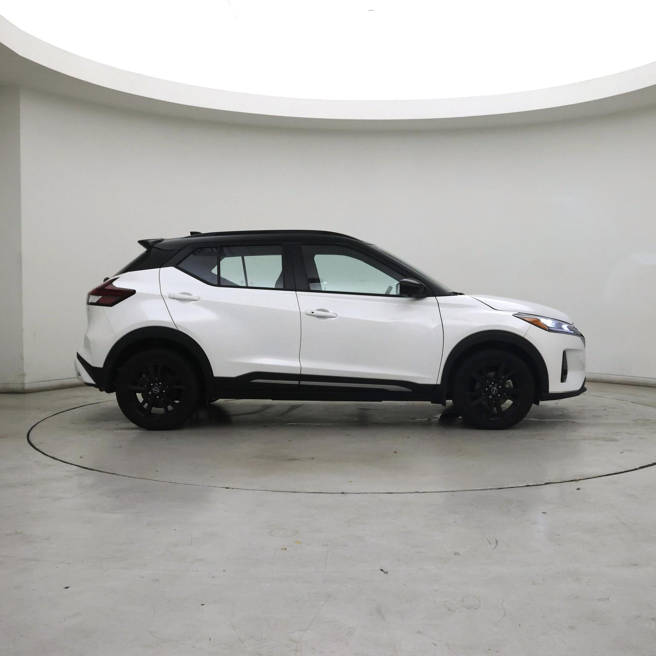 Thumbnail: 2023 Nissan Kicks - 7