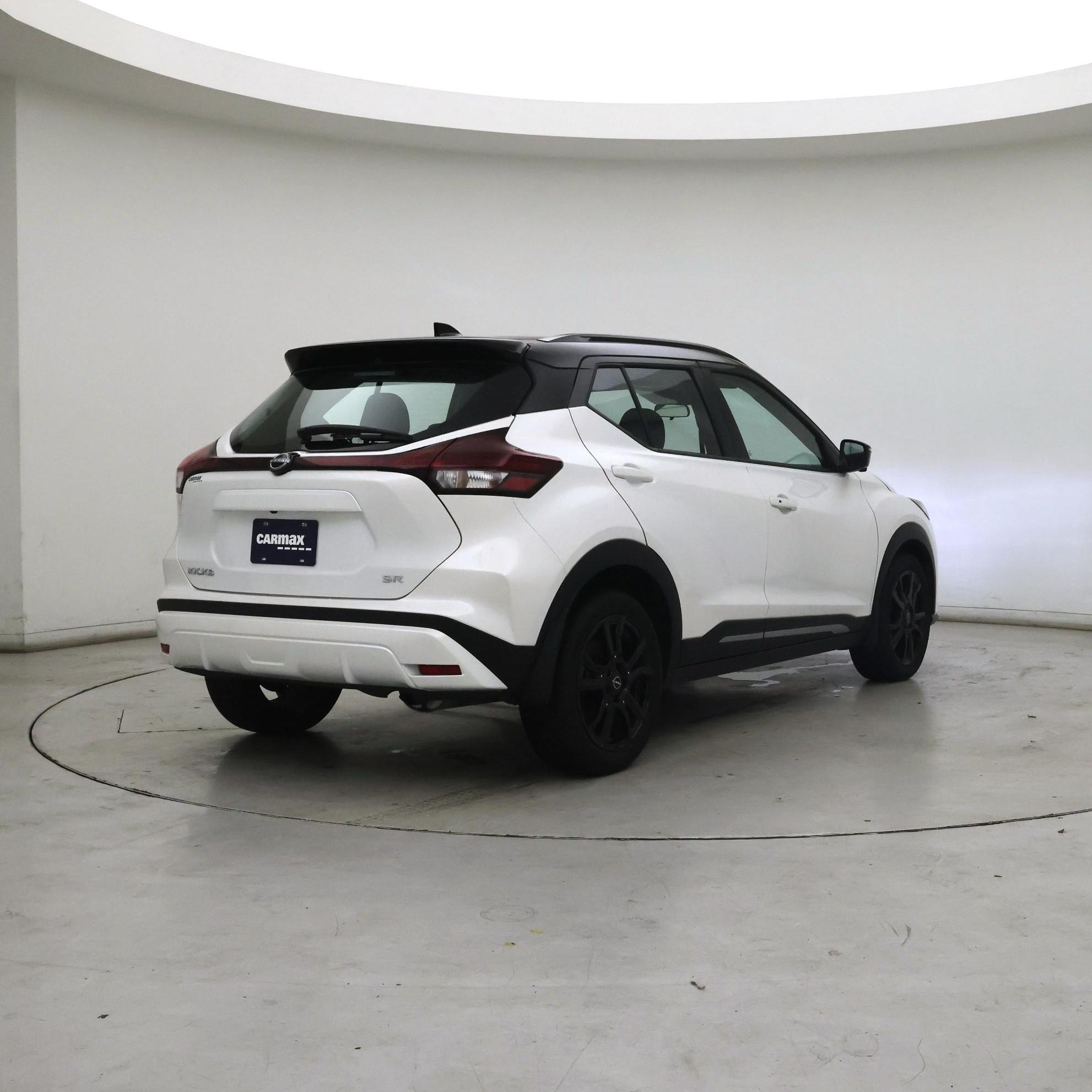 Thumbnail: 2023 Nissan Kicks - 8