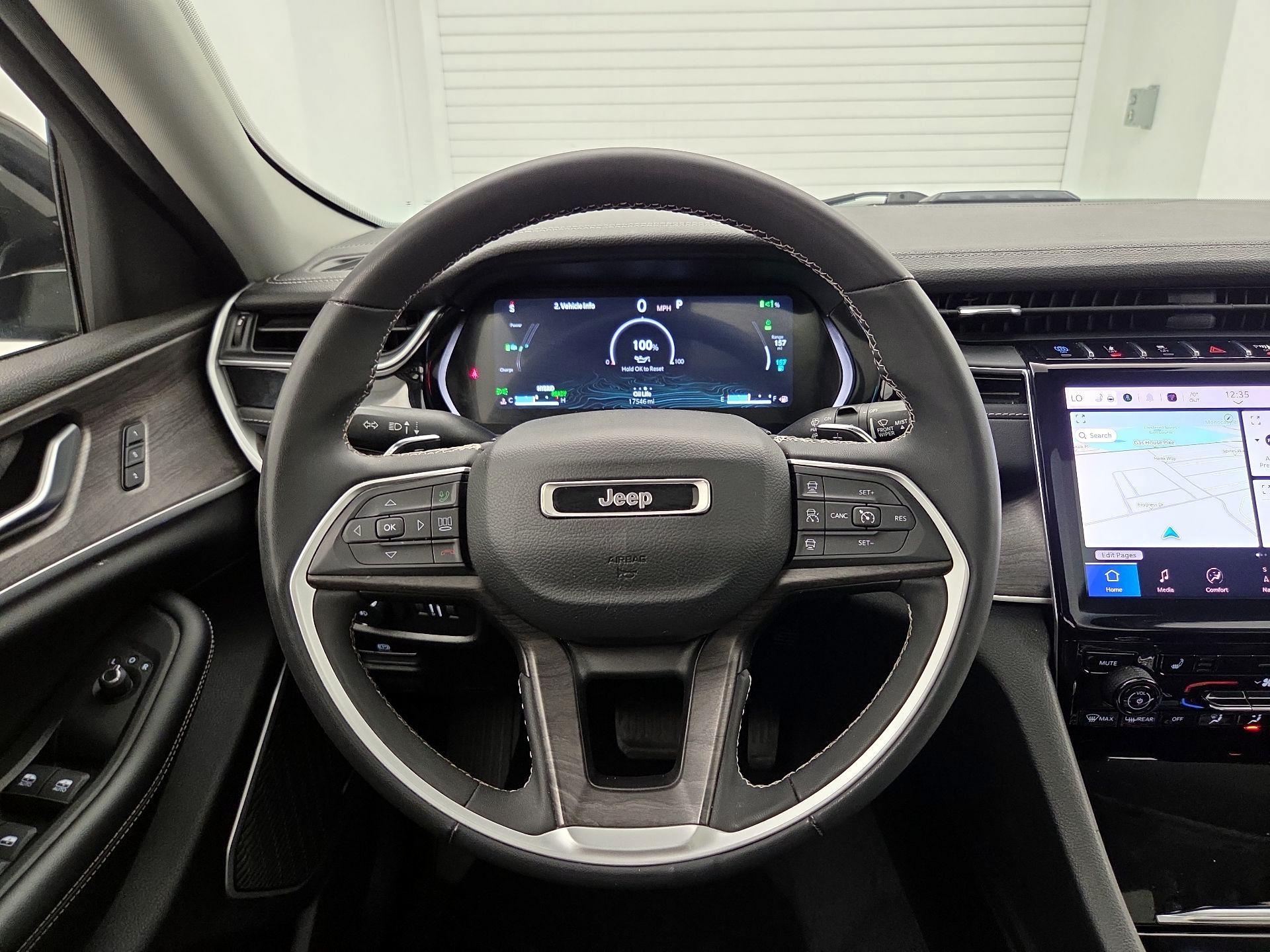 Thumbnail: 2023 Jeep Grand Cherokee - 10
