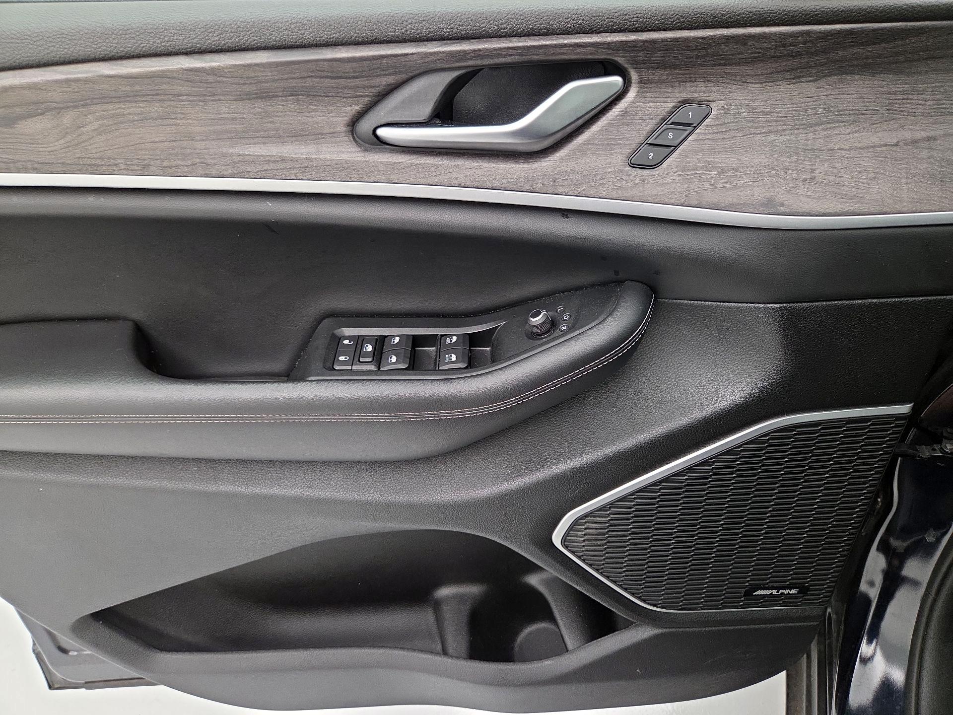 Thumbnail: 2023 Jeep Grand Cherokee - 12