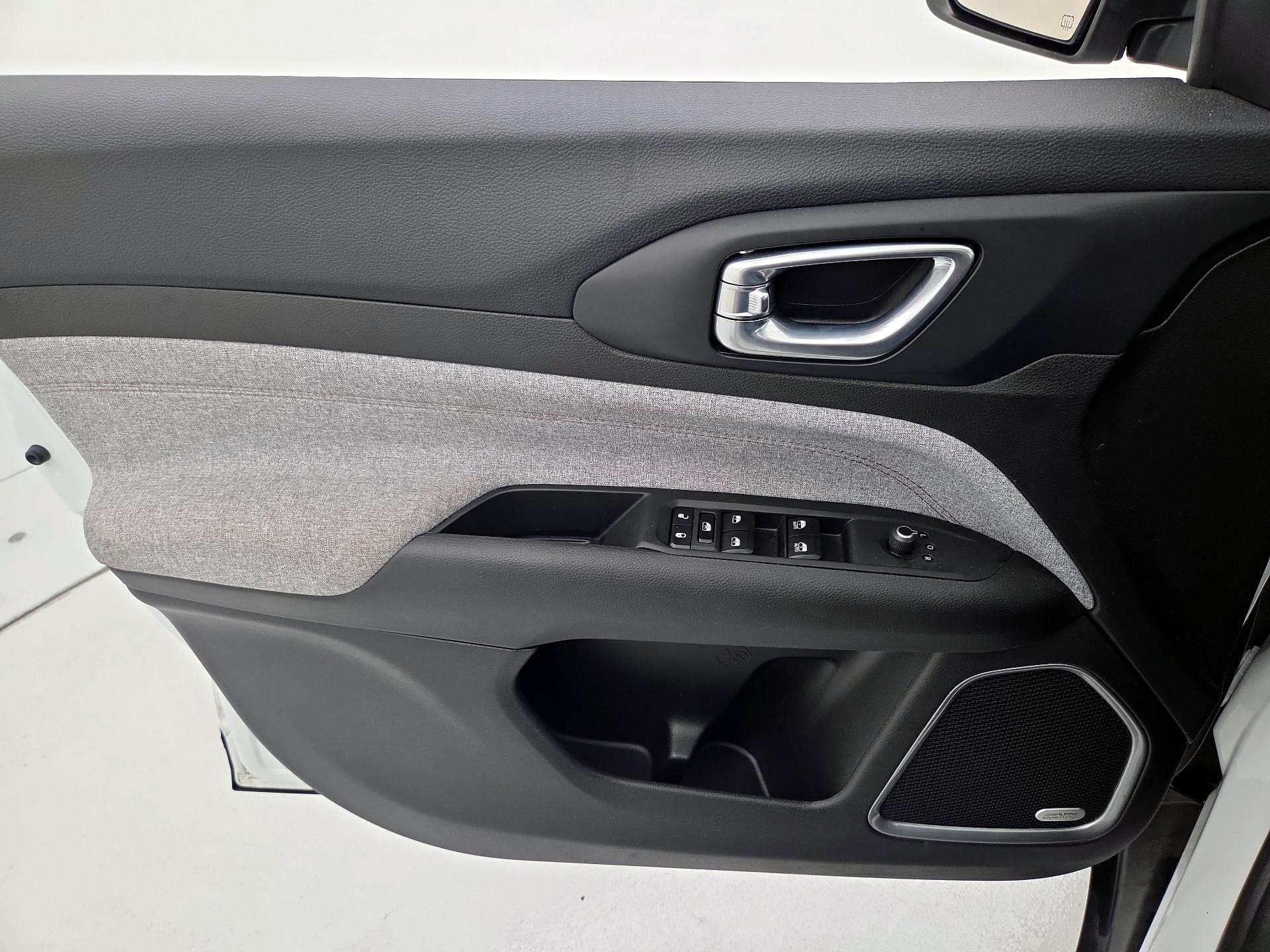Thumbnail: 2024 Jeep Compass - 12