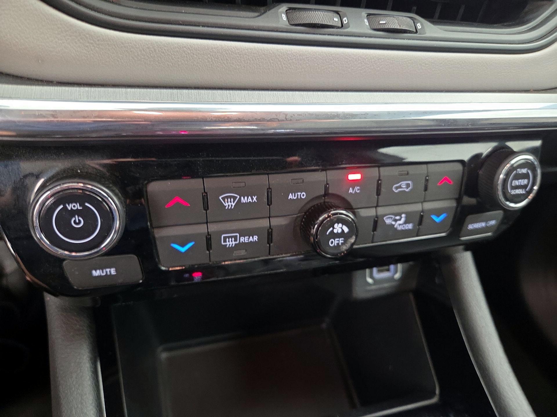 Thumbnail: 2023 Jeep Compass - 16