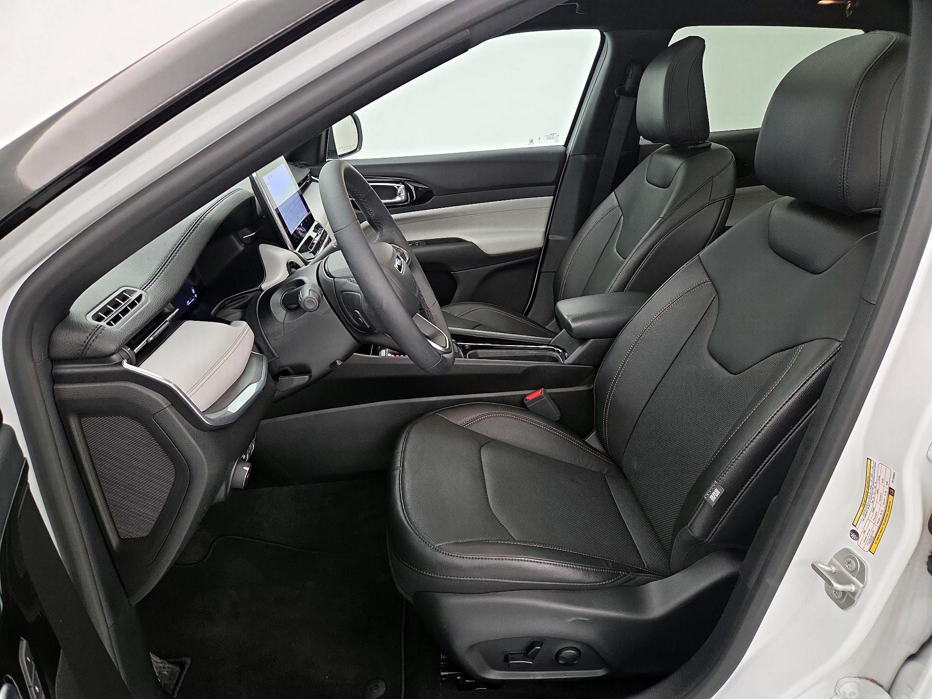 Thumbnail: 2024 Jeep Compass - 11