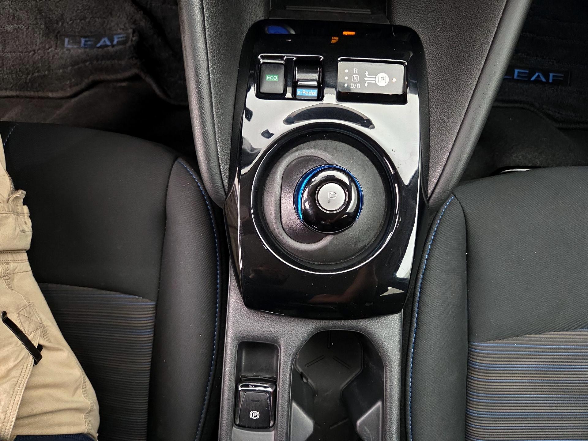 Thumbnail: 2025 Nissan Leaf - 17