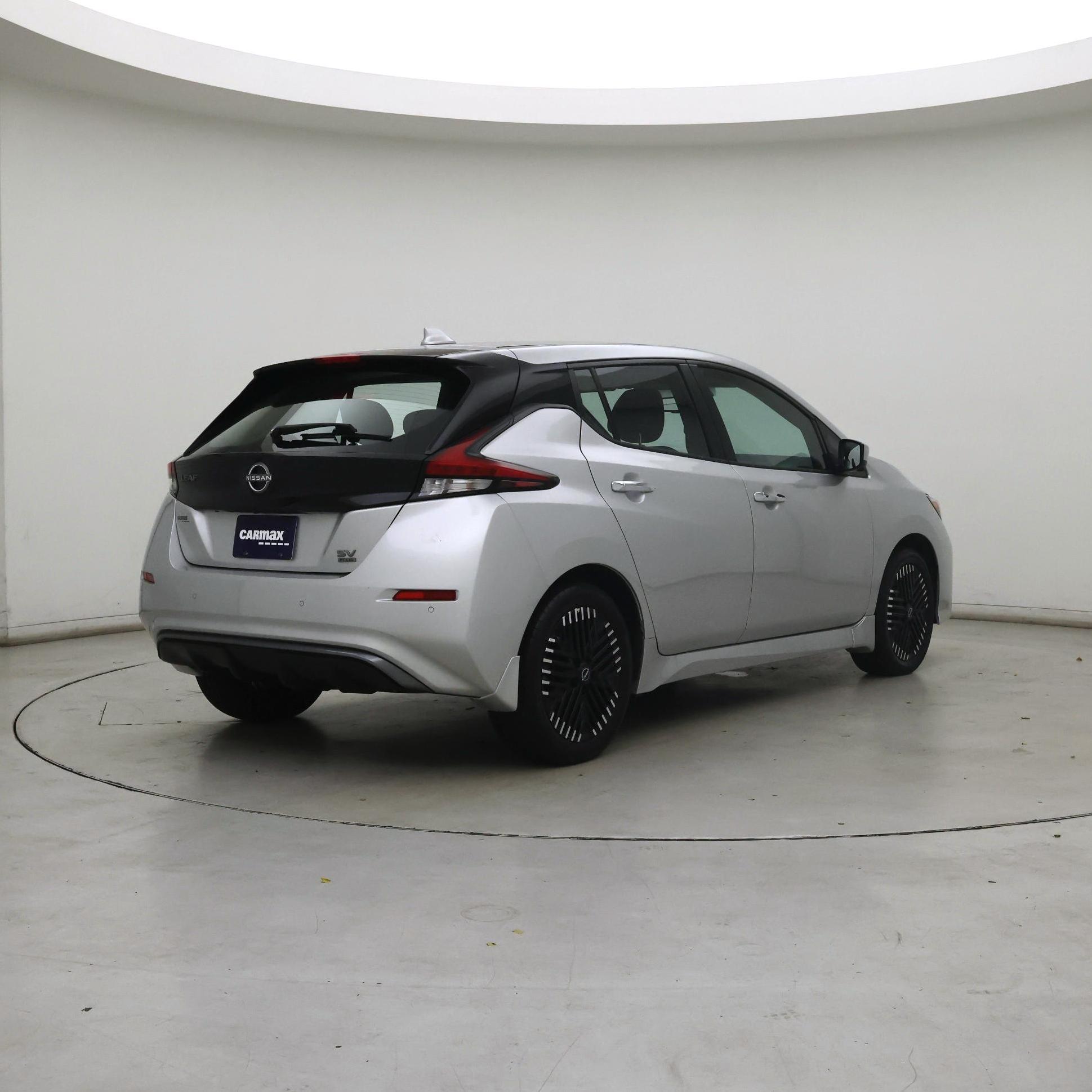 Thumbnail: 2025 Nissan Leaf - 8