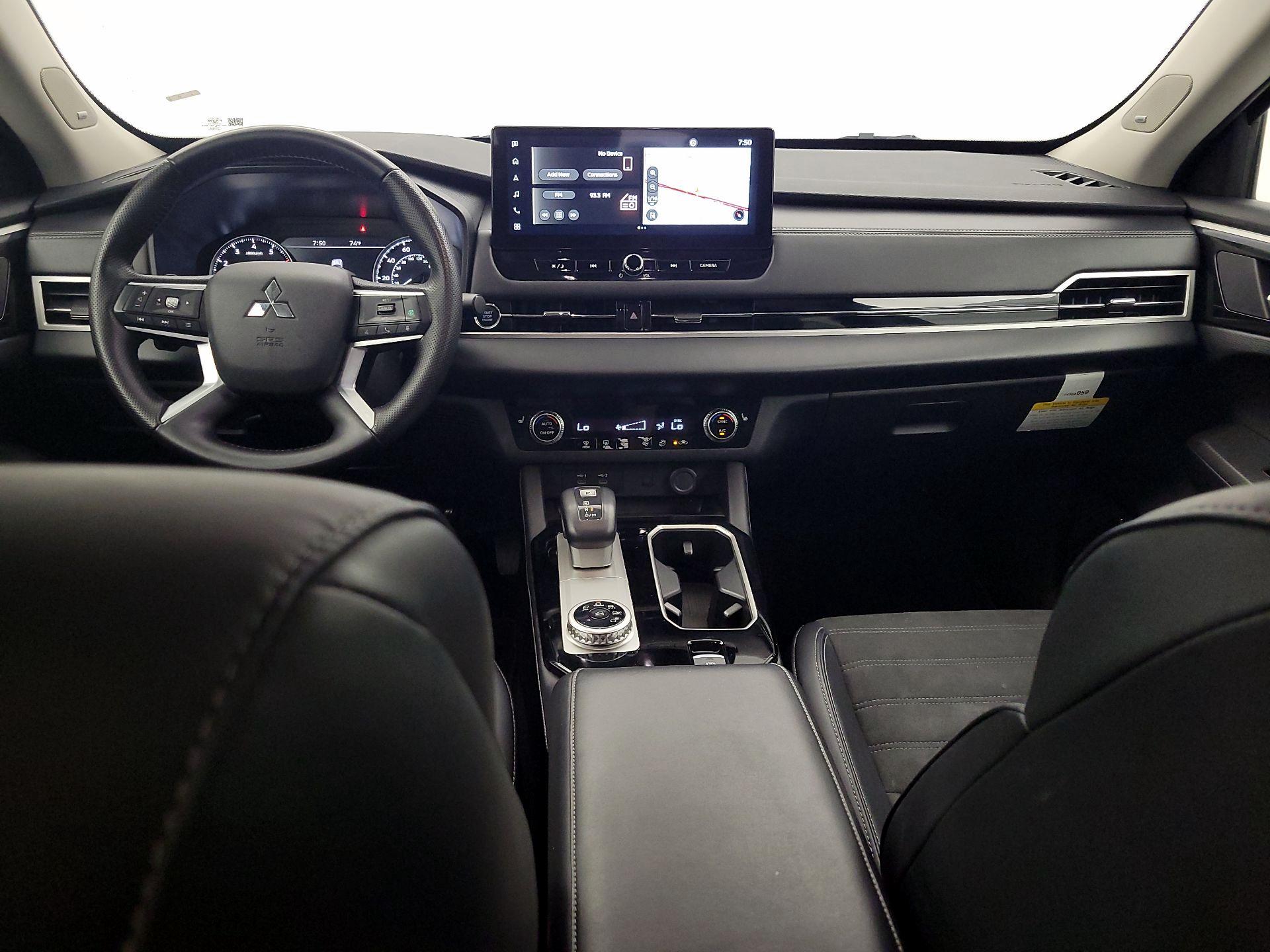 Thumbnail: 2025 Mitsubishi Outlander - 9