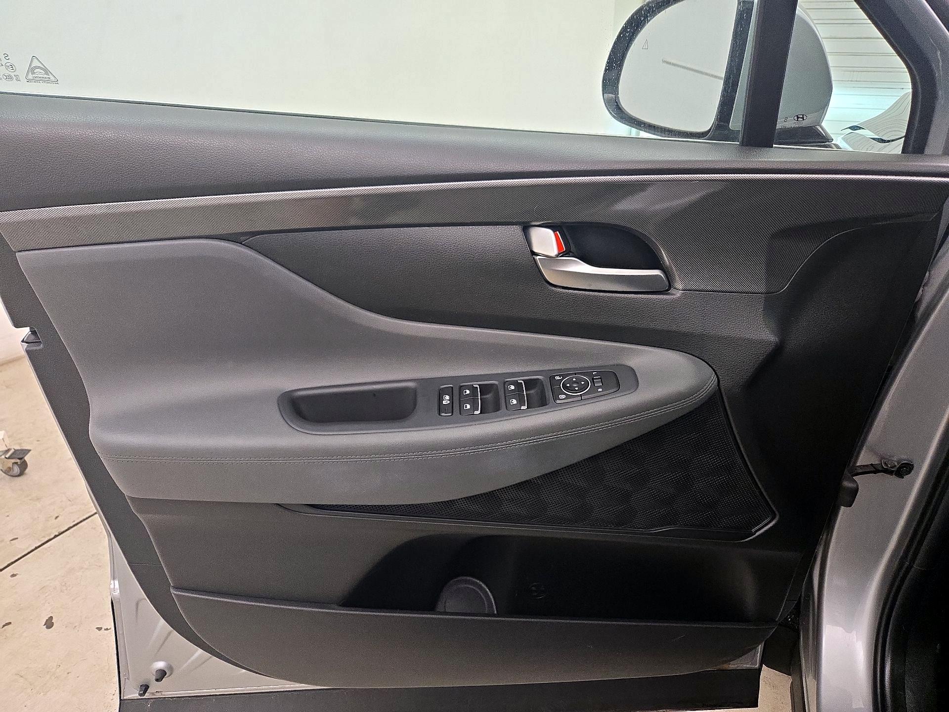 Thumbnail: 2023 Hyundai Santa Fe - 12