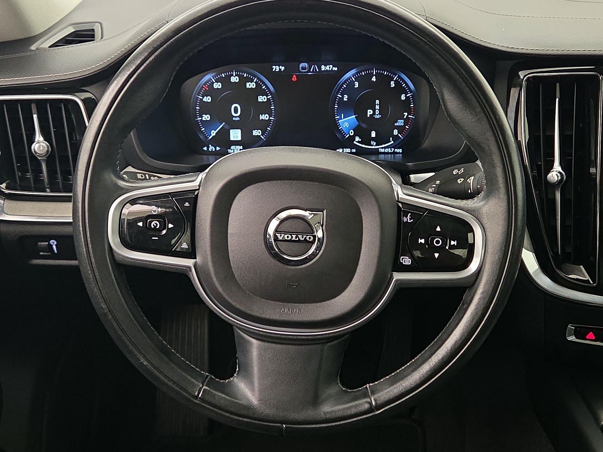 Thumbnail: 2022 Volvo S60 - 10